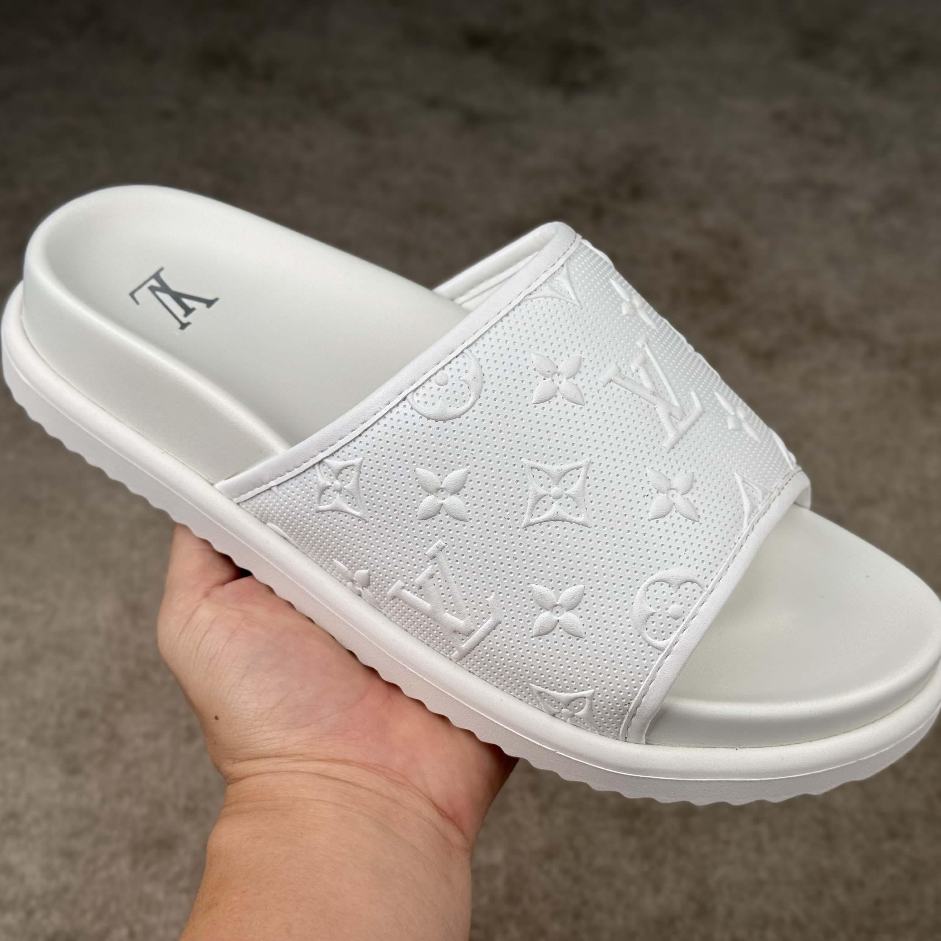 Louis Vuitton Miami Mule   1AHSN9 - FashionPlug