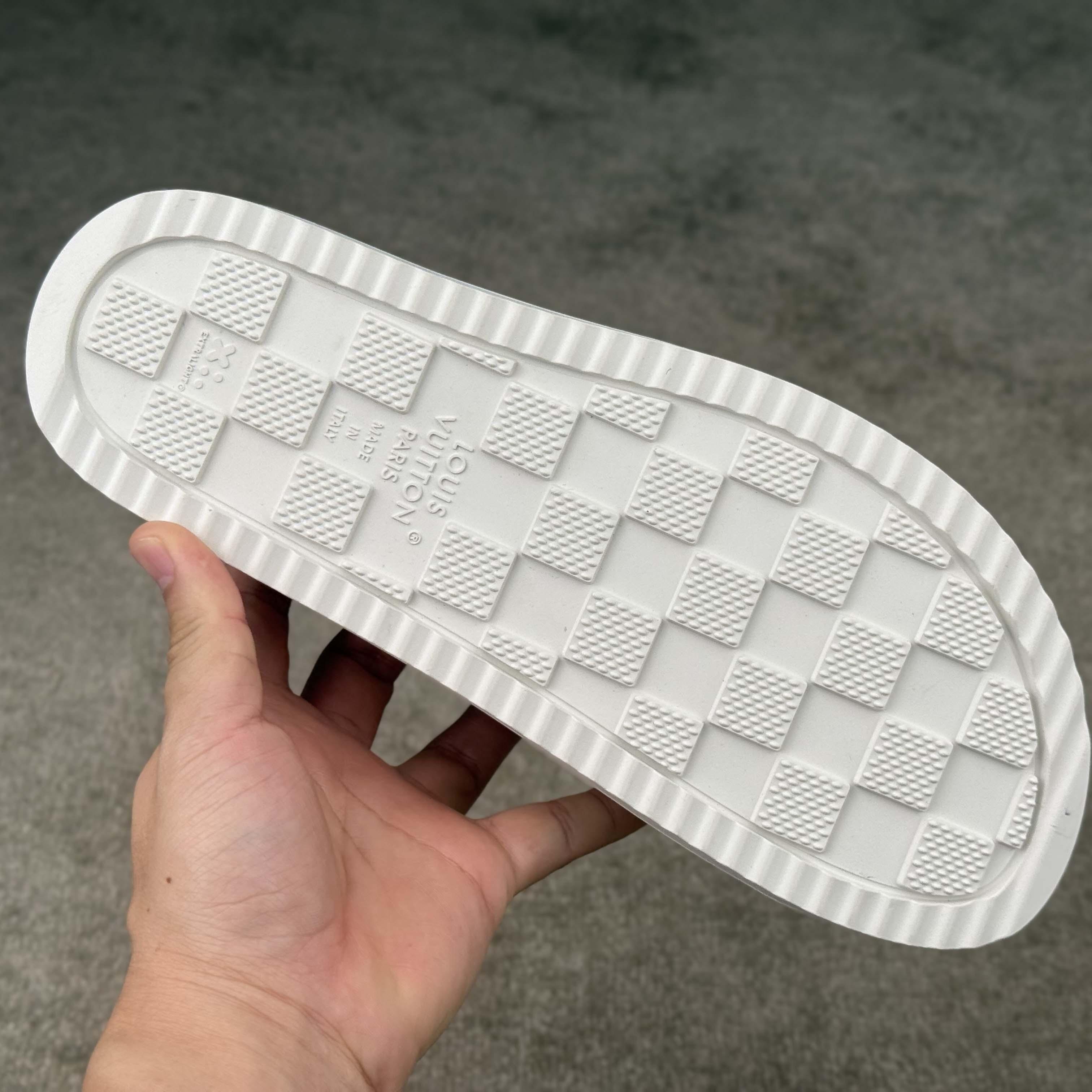 Louis Vuitton Miami Mule   1AHSN9 - FashionPlug