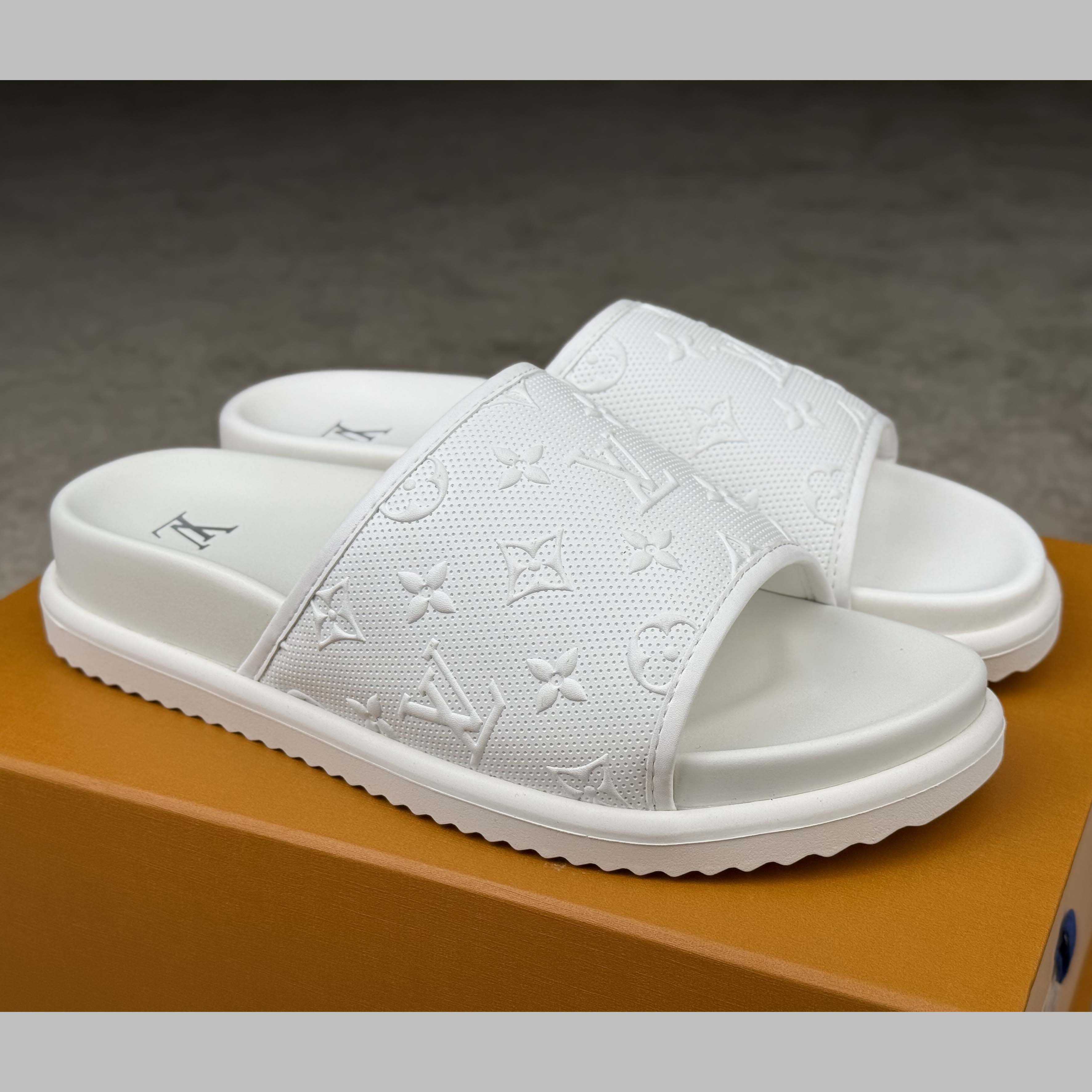 Louis Vuitton Miami Mule   1AHSN9 - FashionPlug