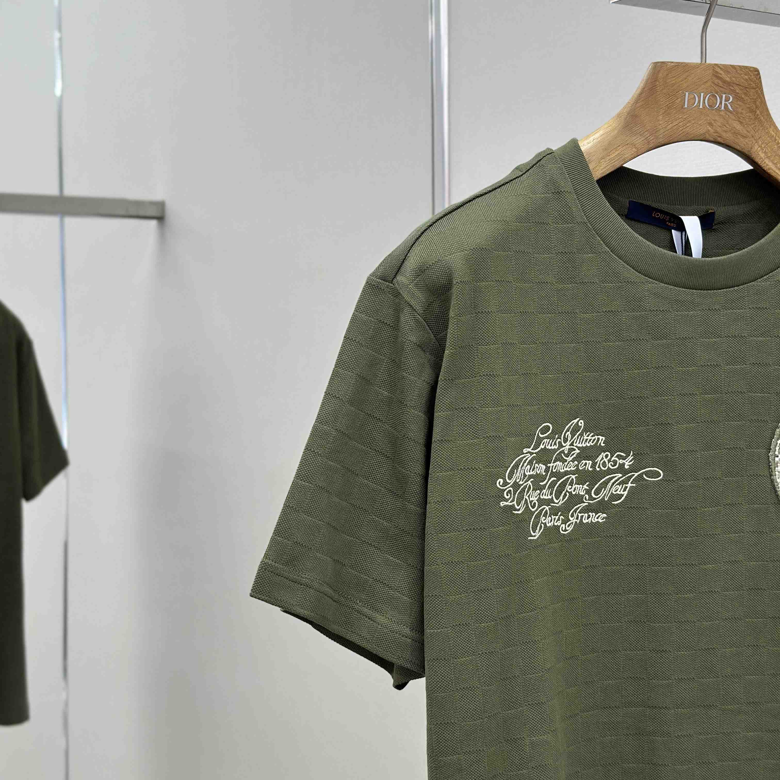 Louis Vuitton Damier Pique T-Shirt   1AGKLH - FashionPlug