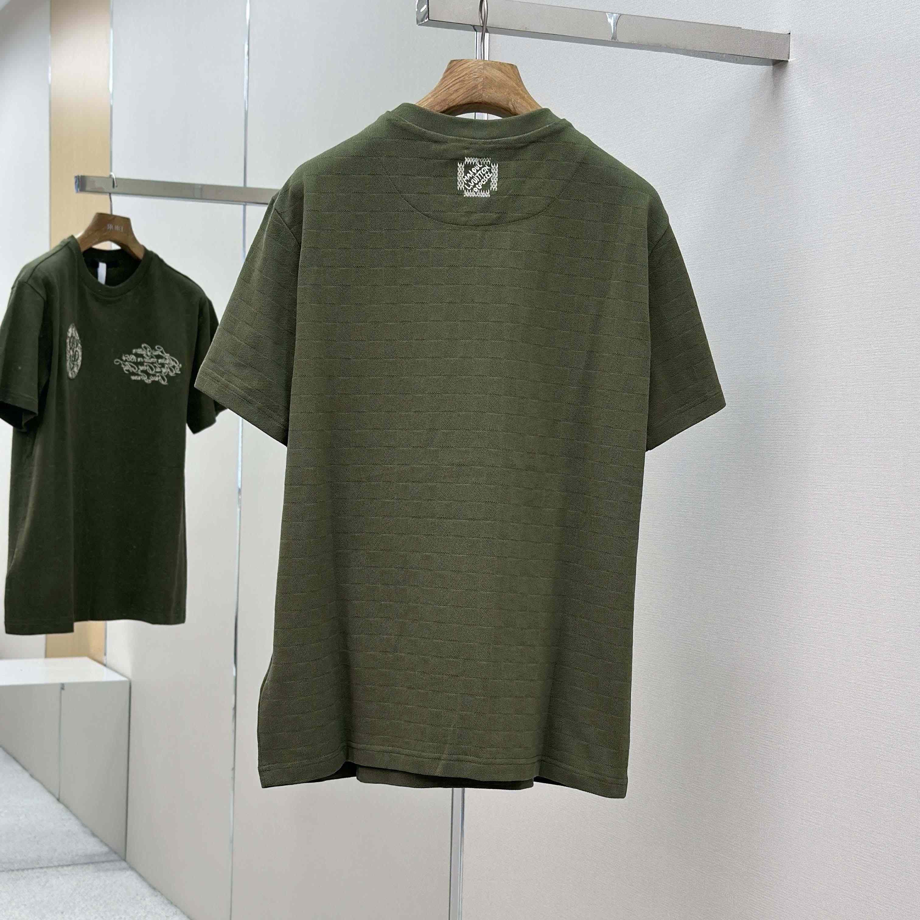 Louis Vuitton Damier Pique T-Shirt   1AGKLH - FashionPlug