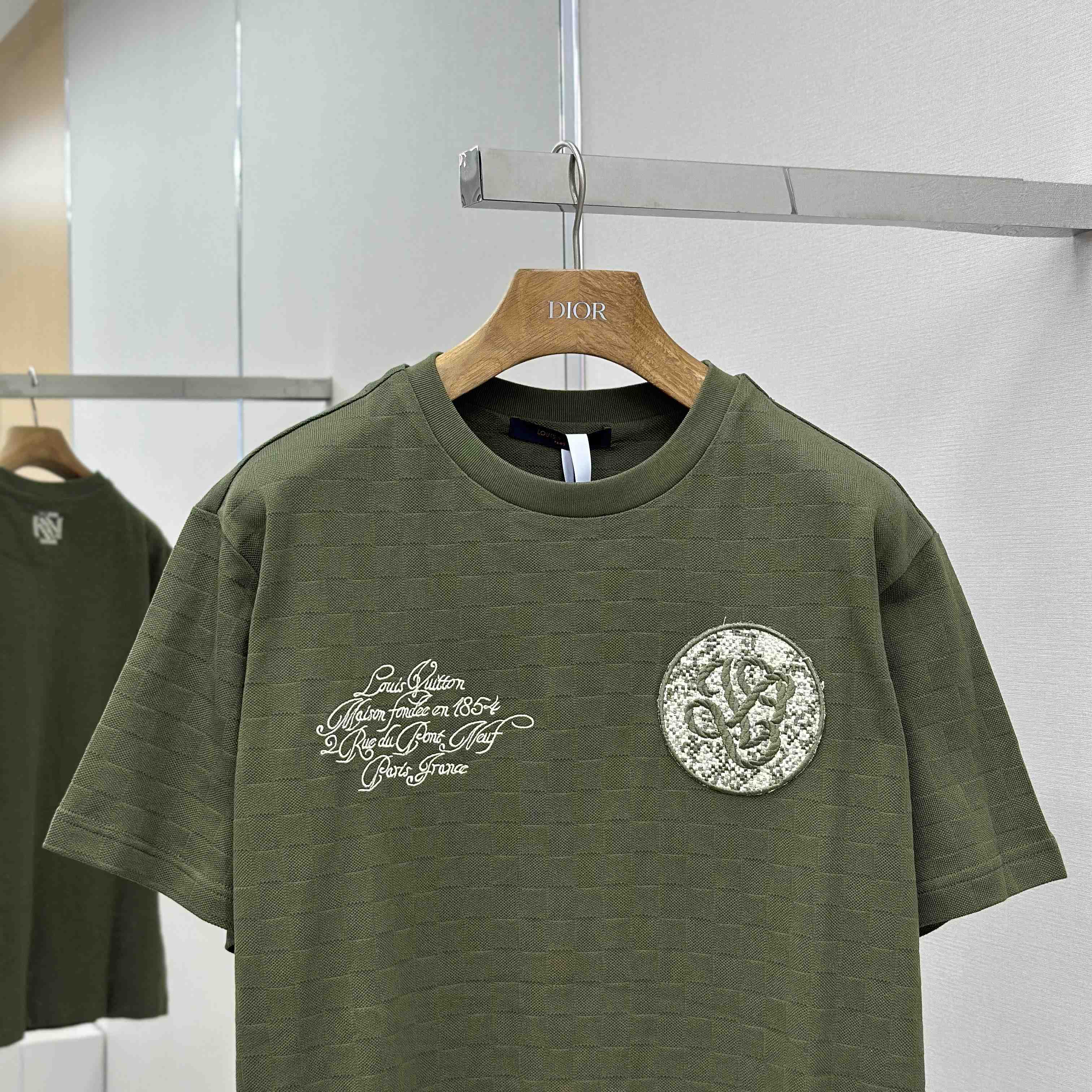 Louis Vuitton Damier Pique T-Shirt   1AGKLH - FashionPlug