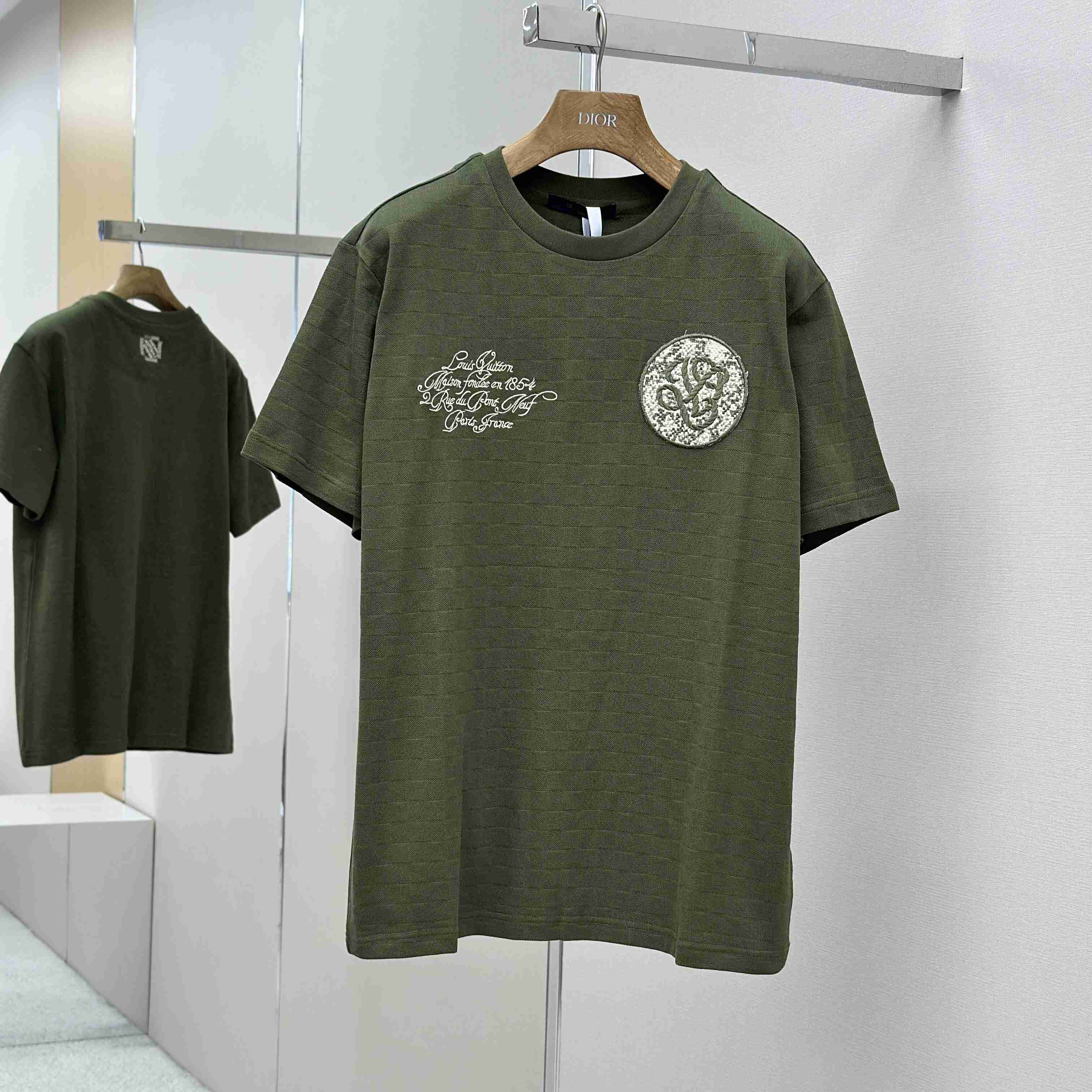 Louis Vuitton Damier Pique T-Shirt   1AGKLH - FashionPlug