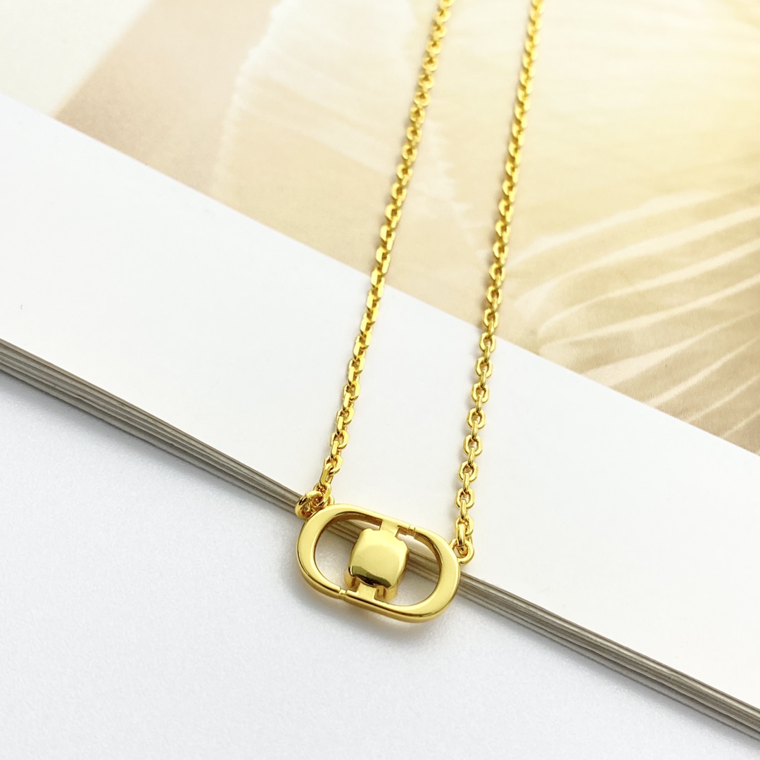 Dior Necklace - FashionPlug