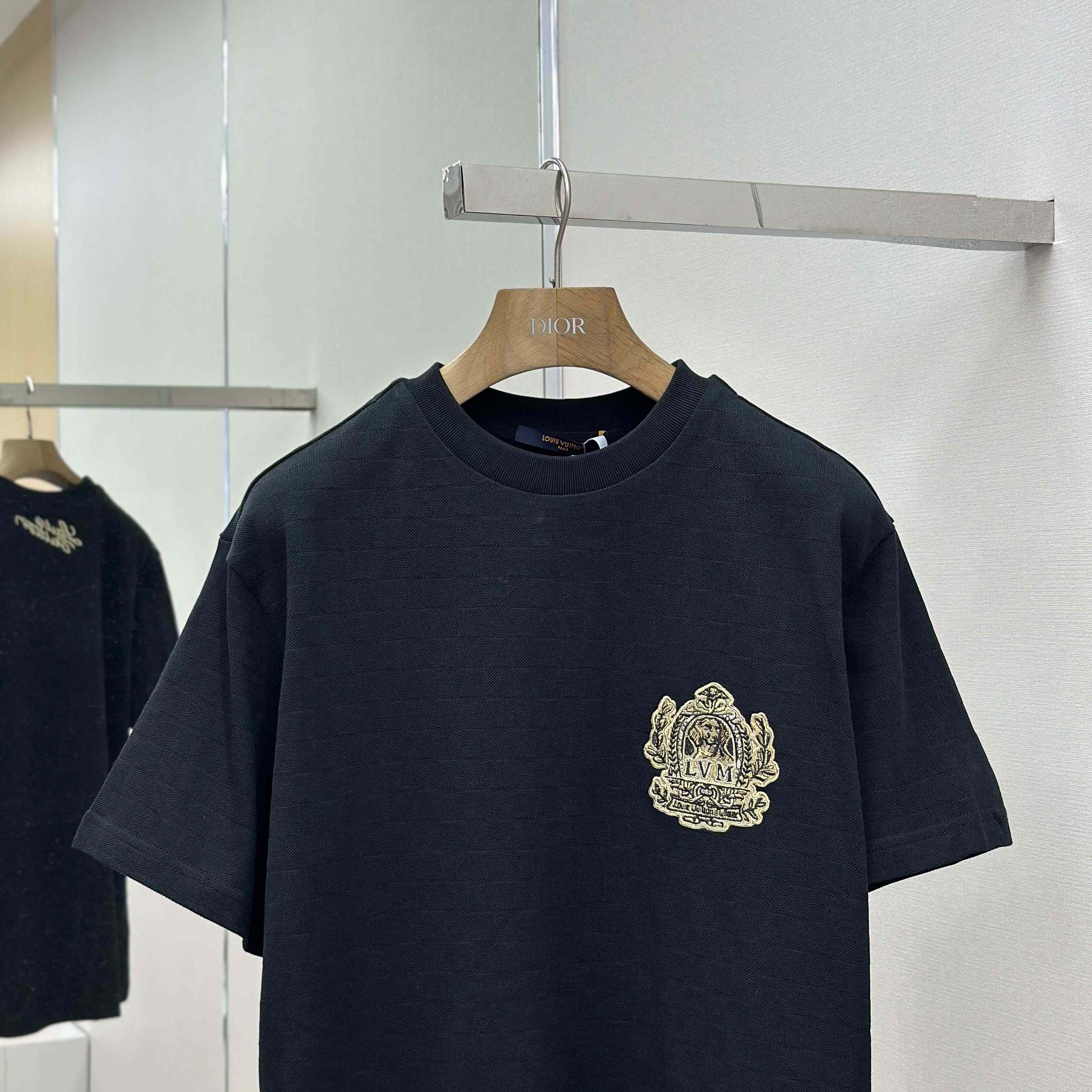 Louis Vuitton Signature Patch Cotton T-Shirt   1AGJZF - FashionPlug