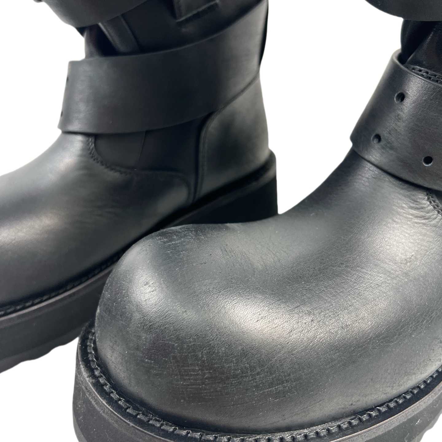 Balenciaga Venom High Boot In Black Calfskin - FashionPlug