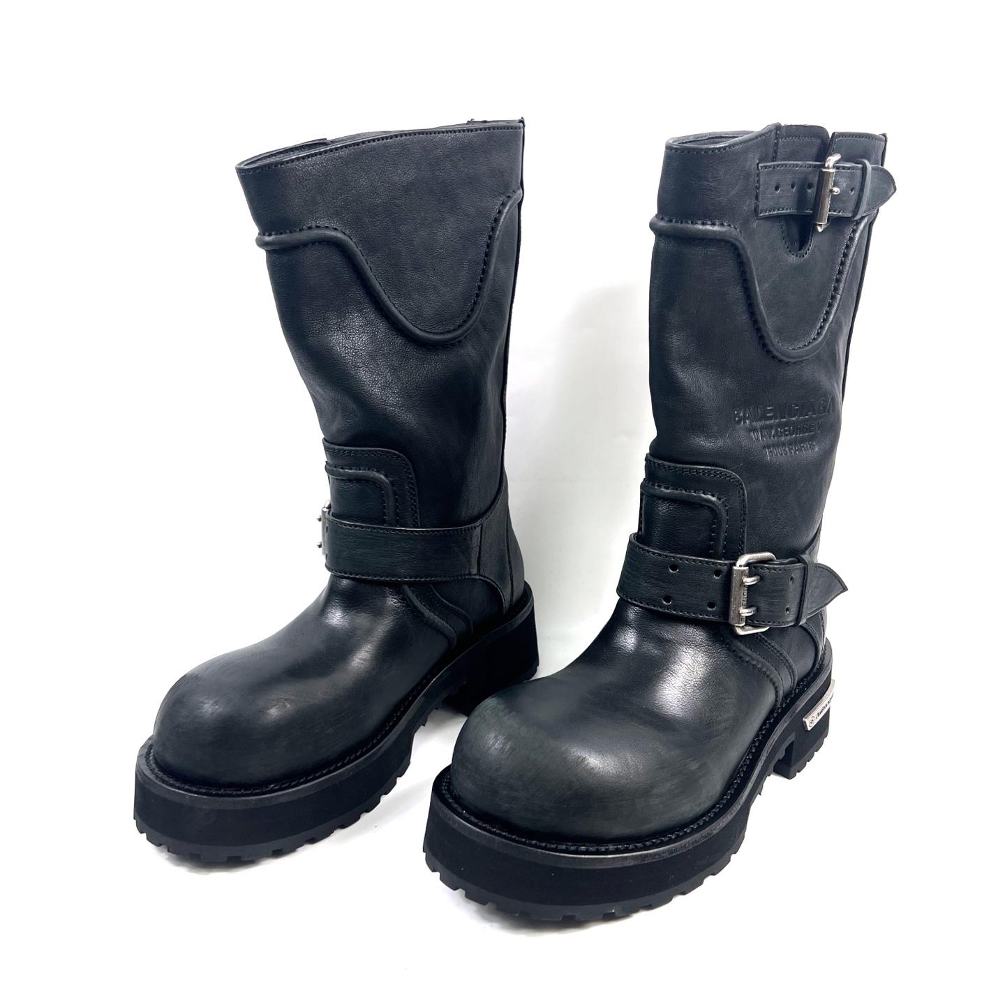 Balenciaga Venom Boots - FashionPlug