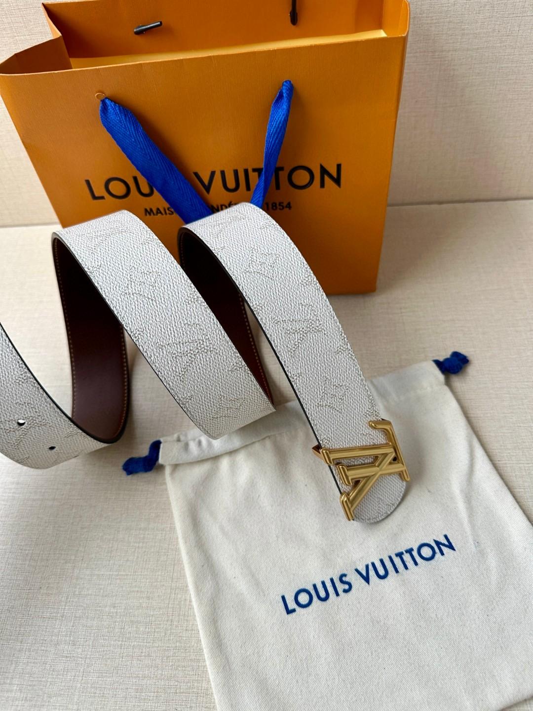 Louis Vuitton LV Dimension 40mm Reversible Belt    M4154S - FashionPlug