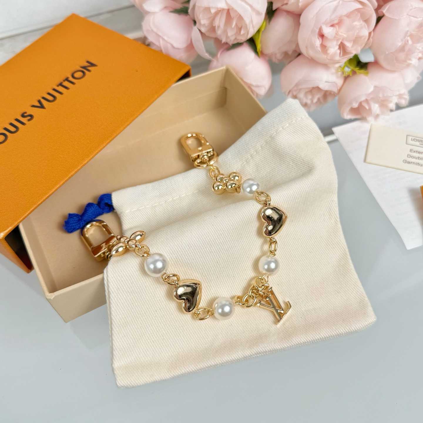 Louis Vuitton LV Heart Bag Chain   M01088 - FashionPlug