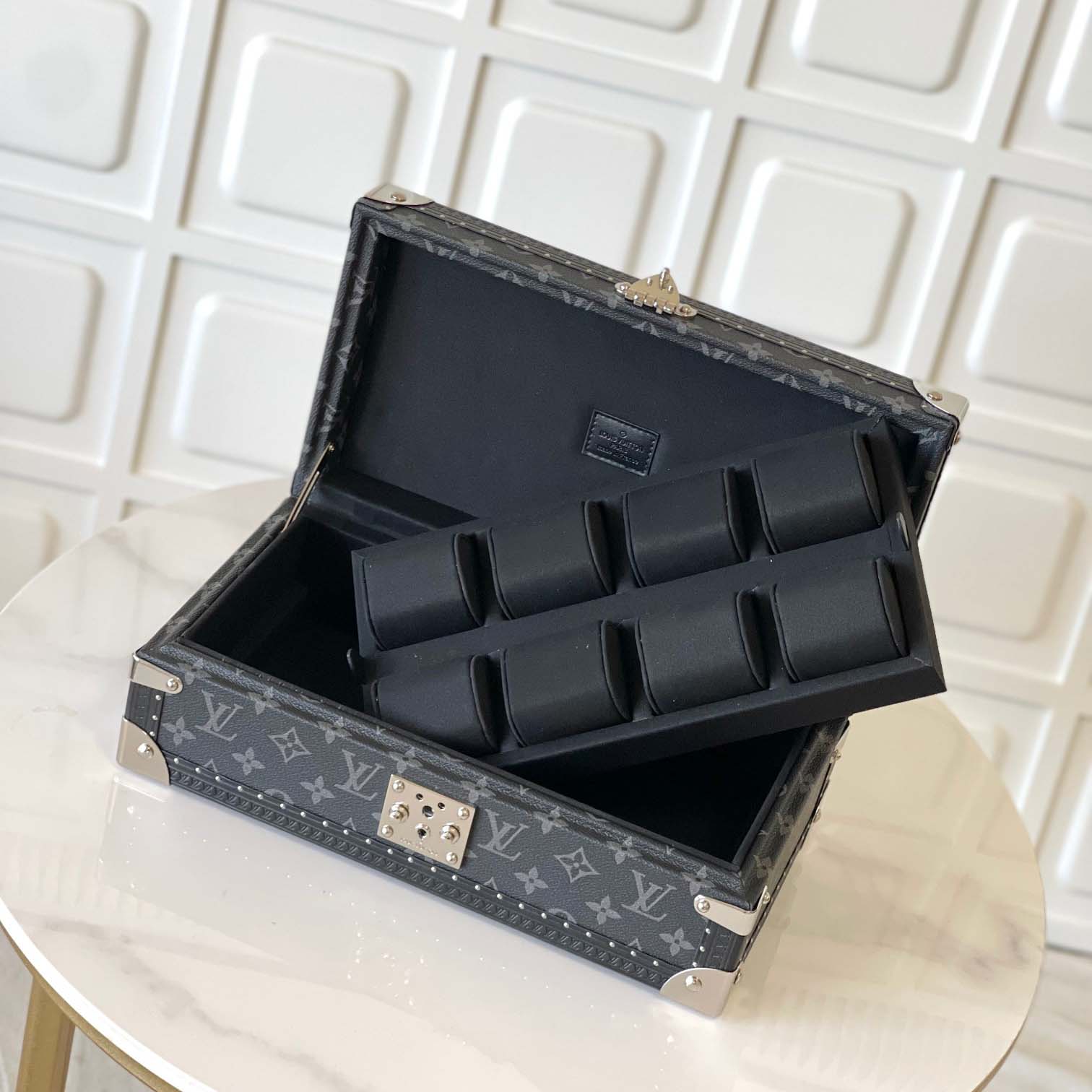 Louis Vuitton Coffret 8 Montres   - FashionPlug