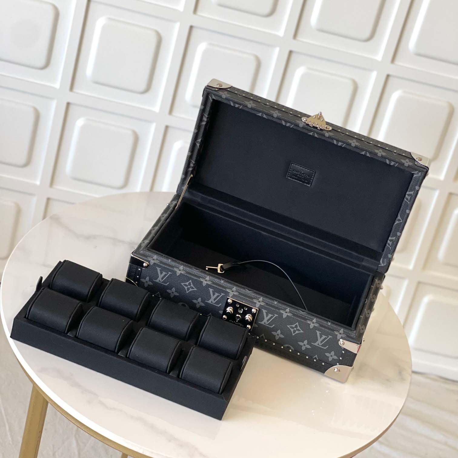 Louis Vuitton Coffret 8 Montres   - FashionPlug