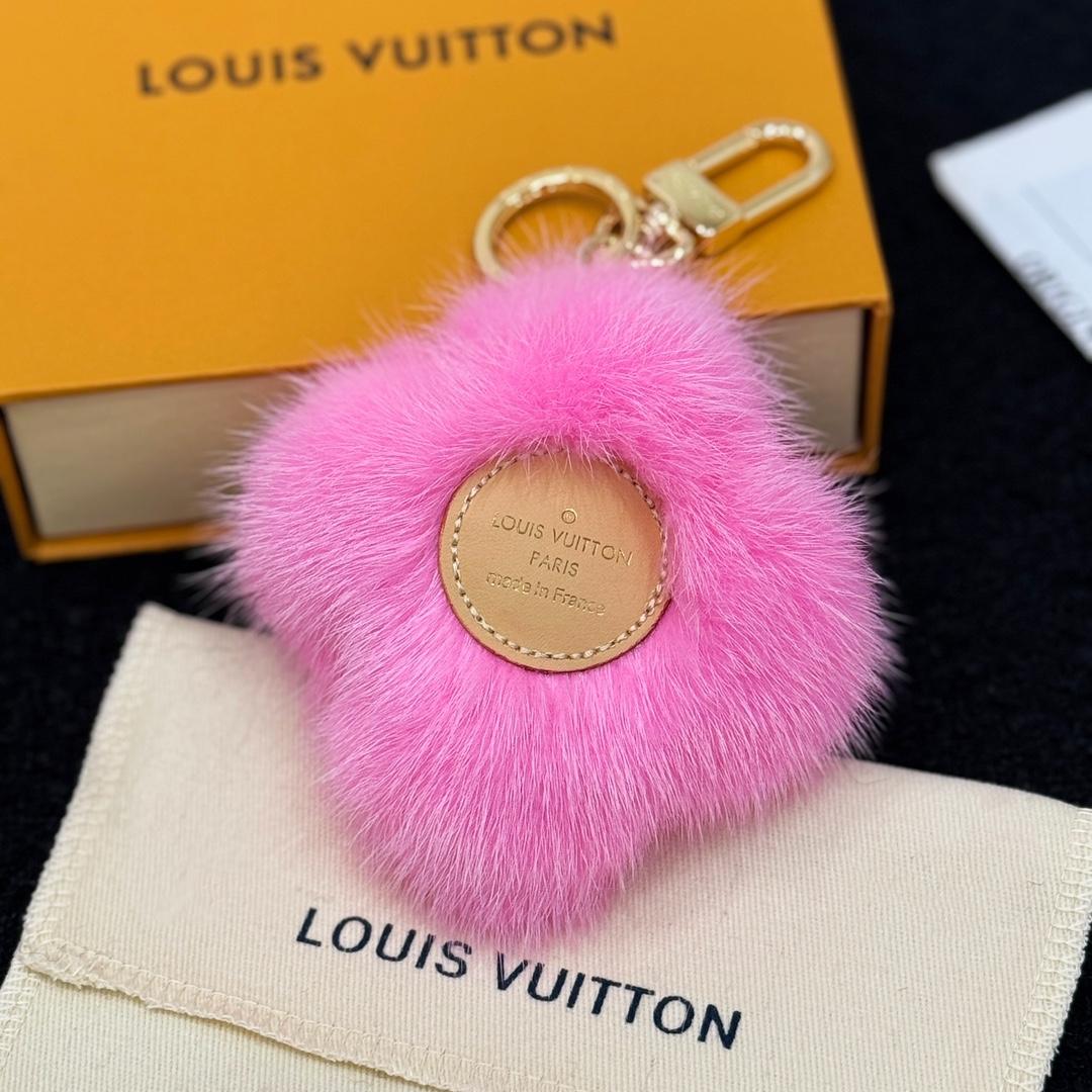 Louis Vuitton Vivienne Fur Key Holder   M01447 - FashionPlug