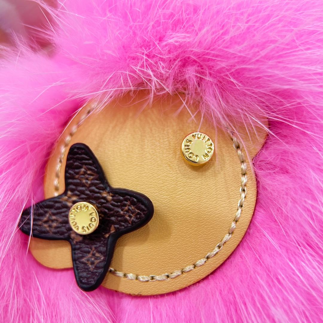 Louis Vuitton Vivienne Fur Key Holder   M01447 - FashionPlug