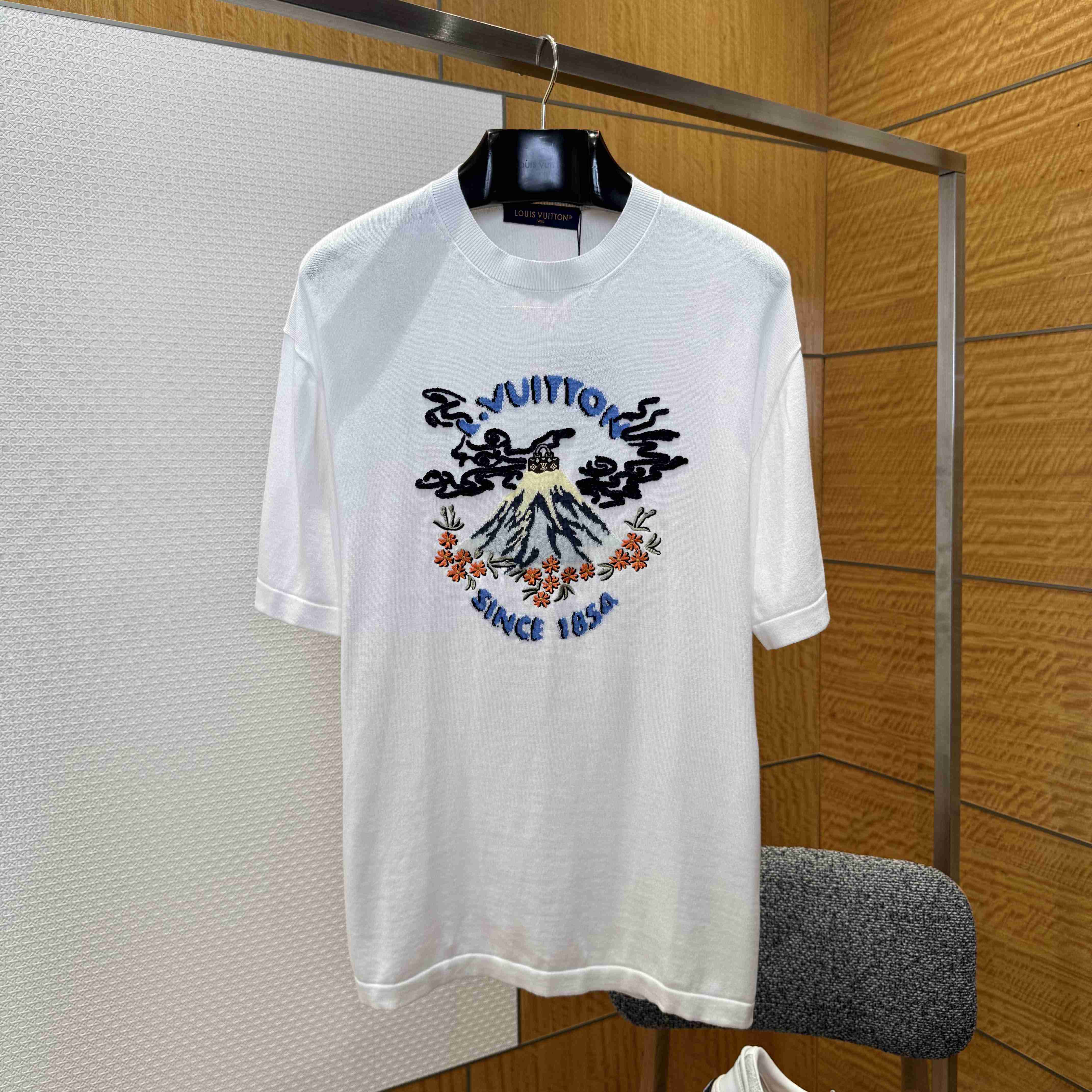 Louis Vuitton Short-Sleeved Knitted Crewneck   1AIMAU - FashionPlug