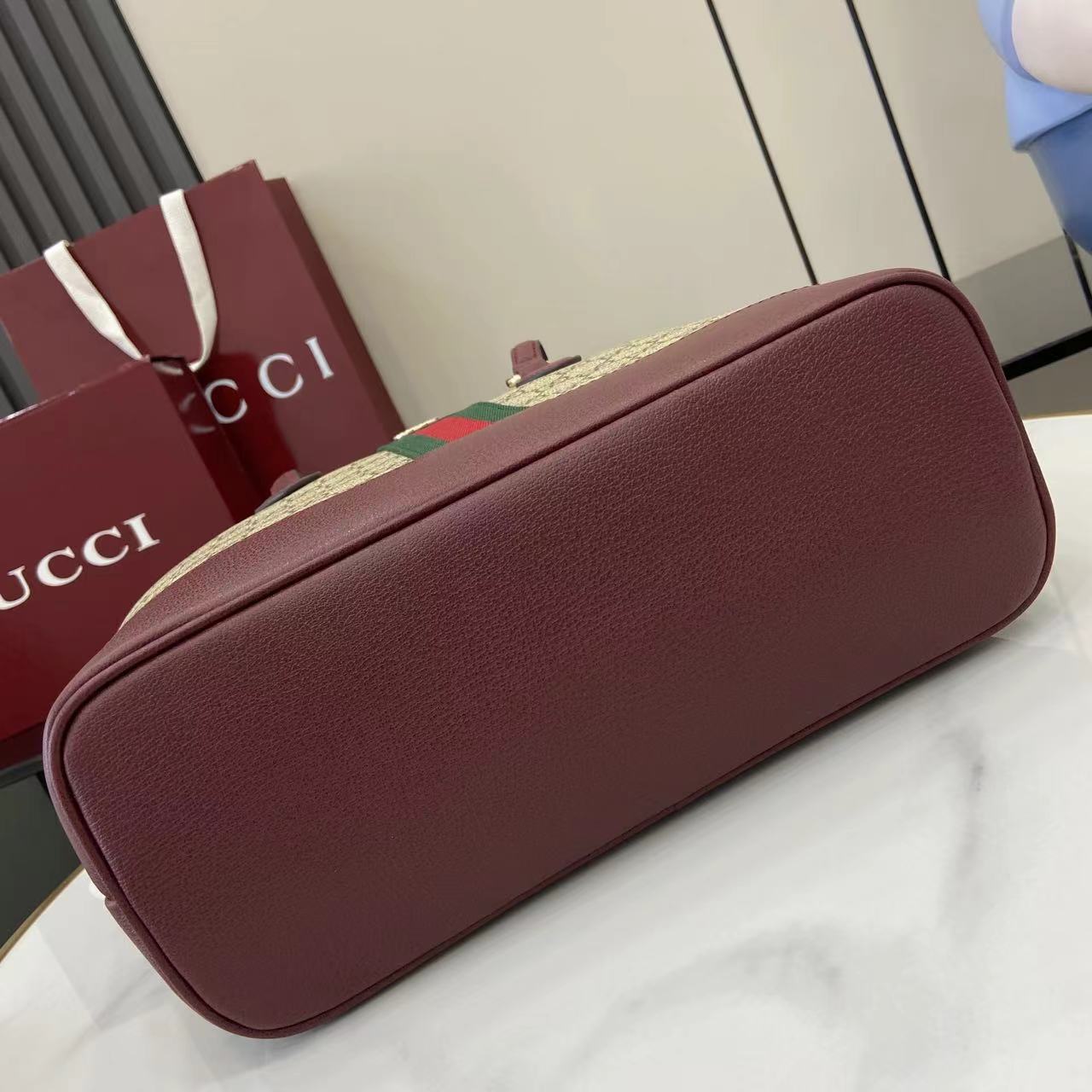 Gucci Ophidia Medium Tote Bag - FashionPlug