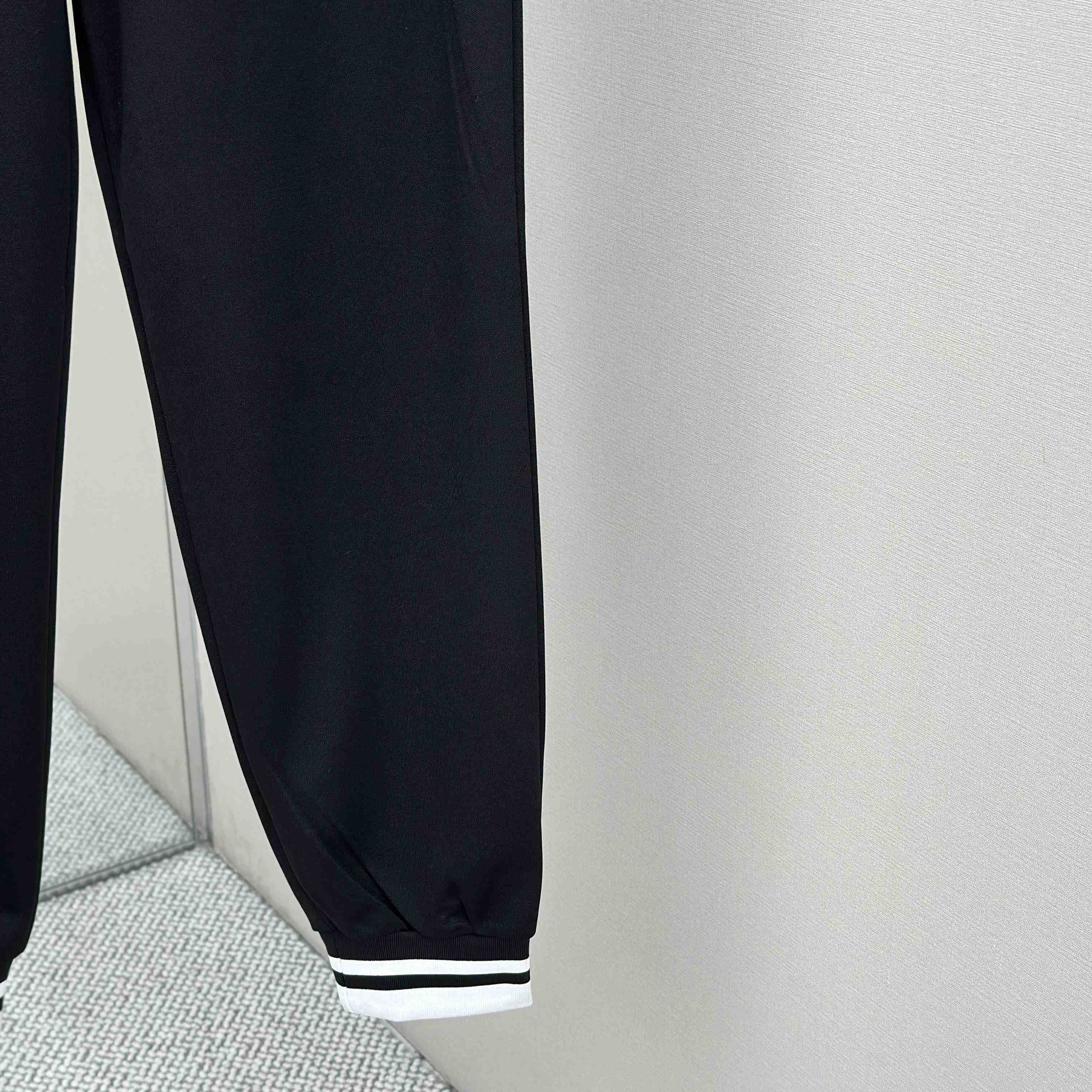 Gucci Cotton Pants - FashionPlug