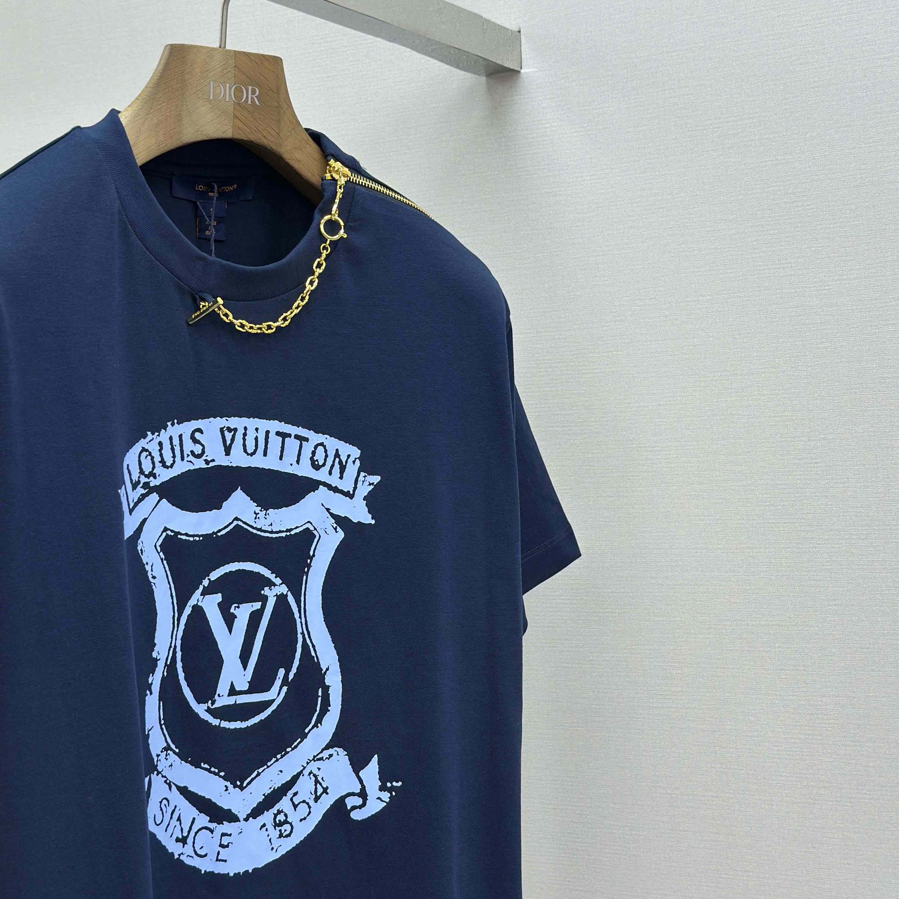 Louis Vuitton Signature Zipper Detail T-Shirt   1AI469 - FashionPlug