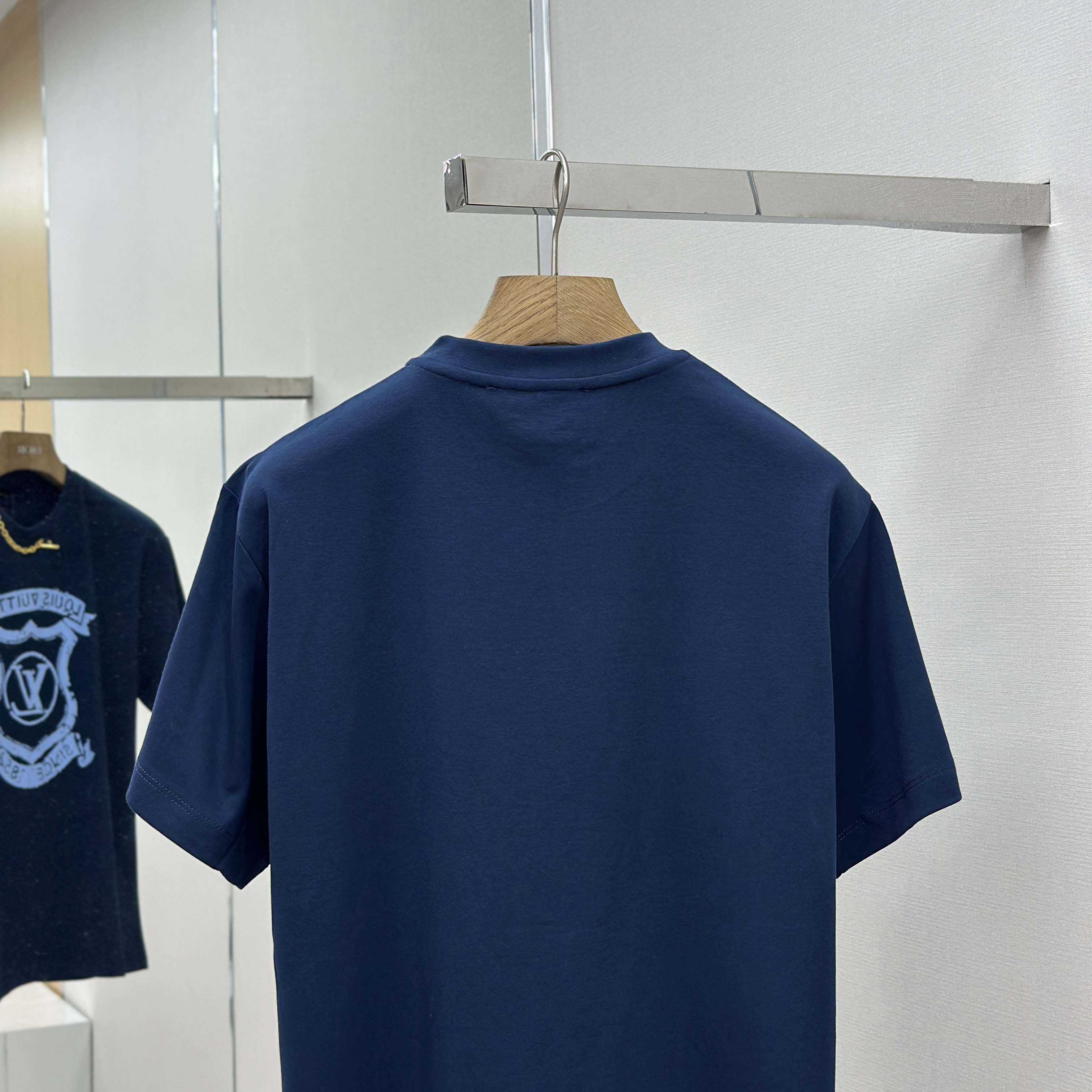 Louis Vuitton Signature Zipper Detail T-Shirt   1AI469 - FashionPlug
