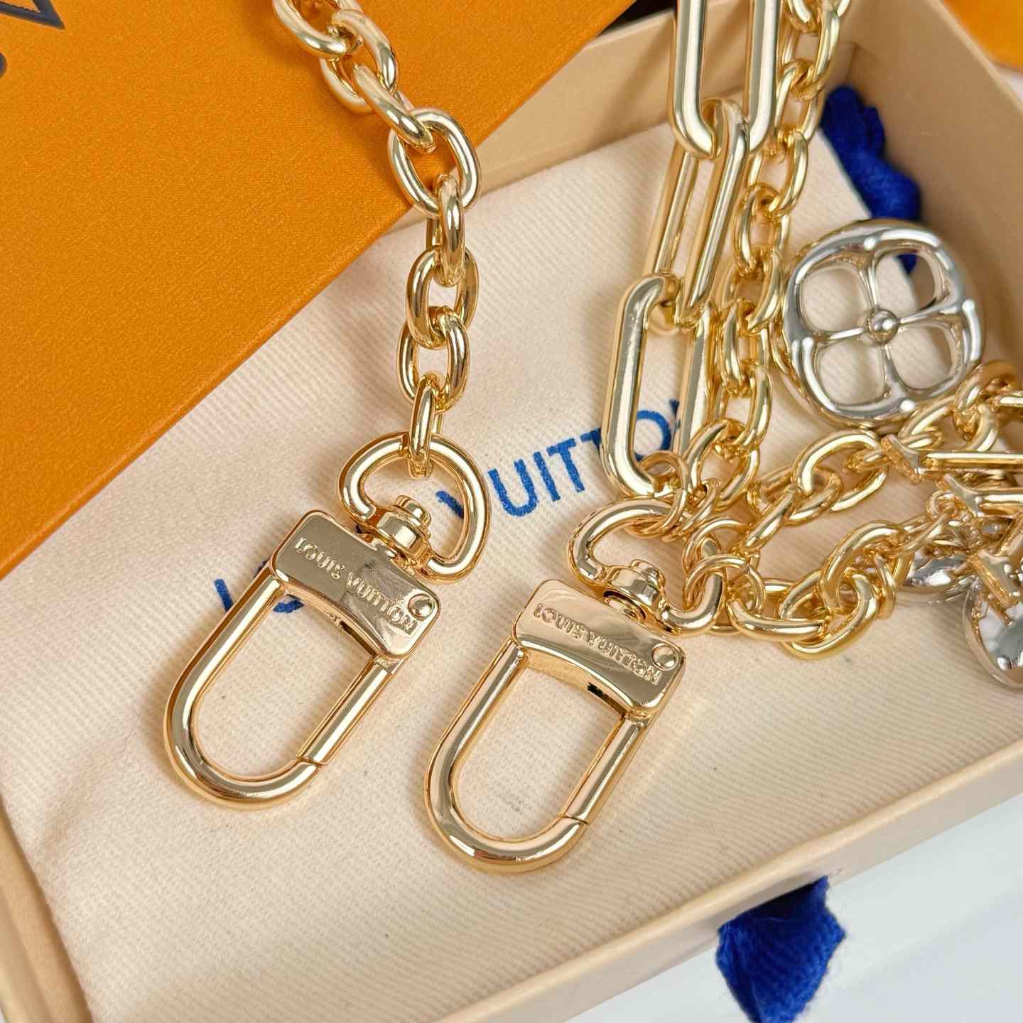 Louis Vuitton LV x TM Superflat Bag Chain   M02452 - FashionPlug
