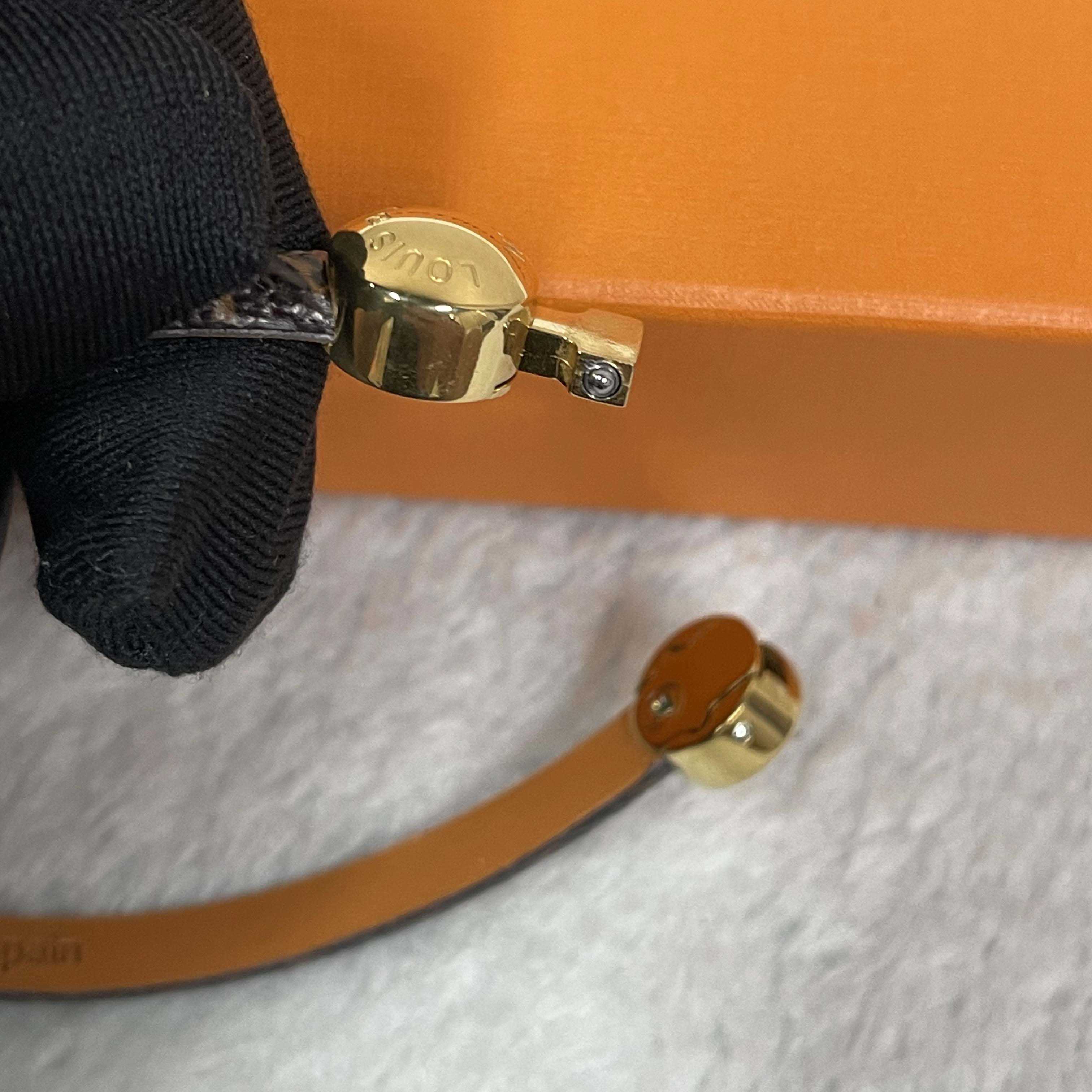 Louis Vuitton Bracelet    - FashionPlug