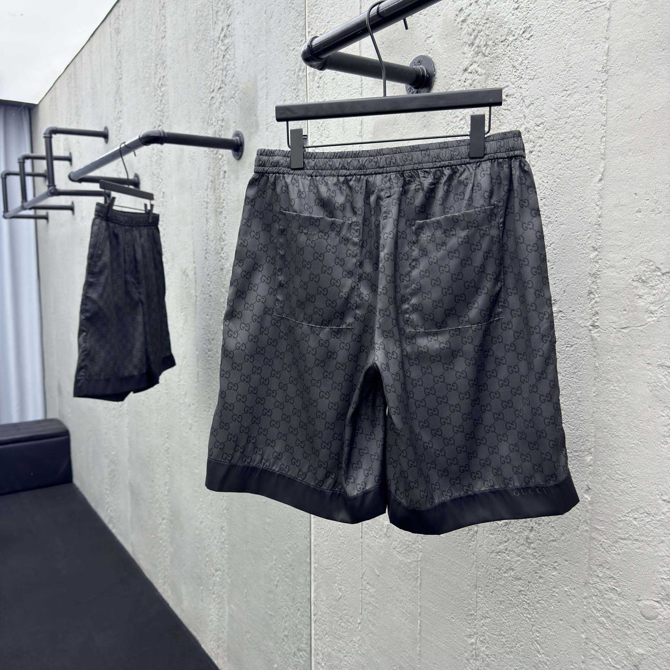 Gucci Printed Silk Twill Shorts - FashionPlug