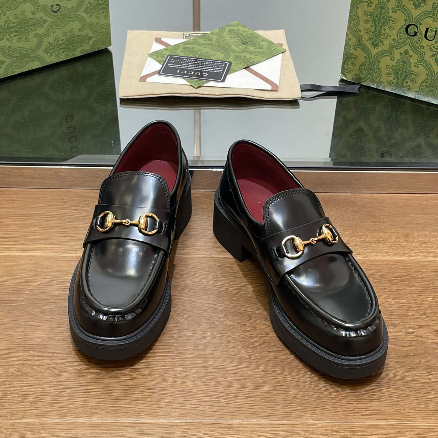 Gucci Women's loafer with Horsebit - FashionPlug