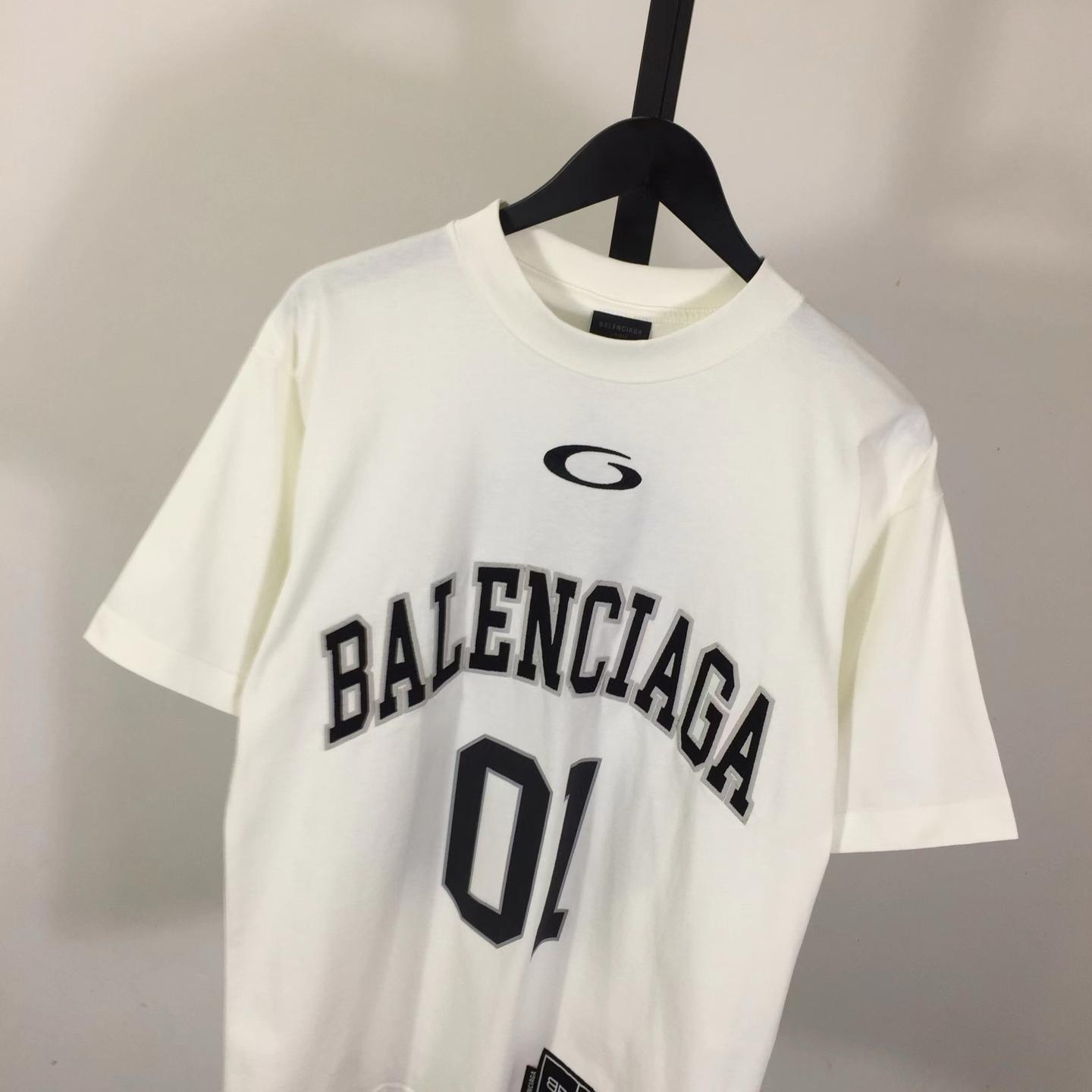Balenciaga Basketball Series - Oversized T-Shirt In Off White - FashionPlug