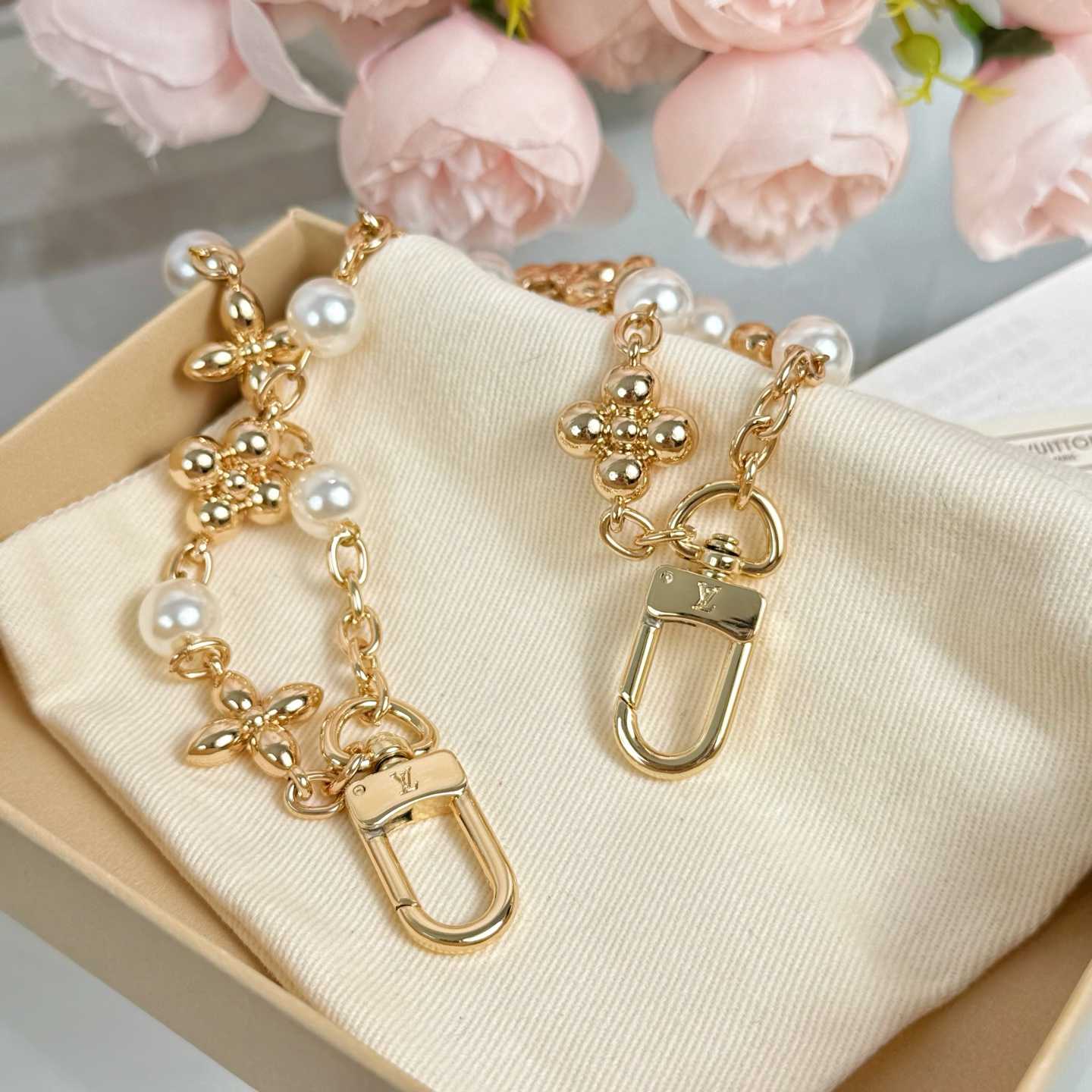 Louis Vuitton Chain - FashionPlug