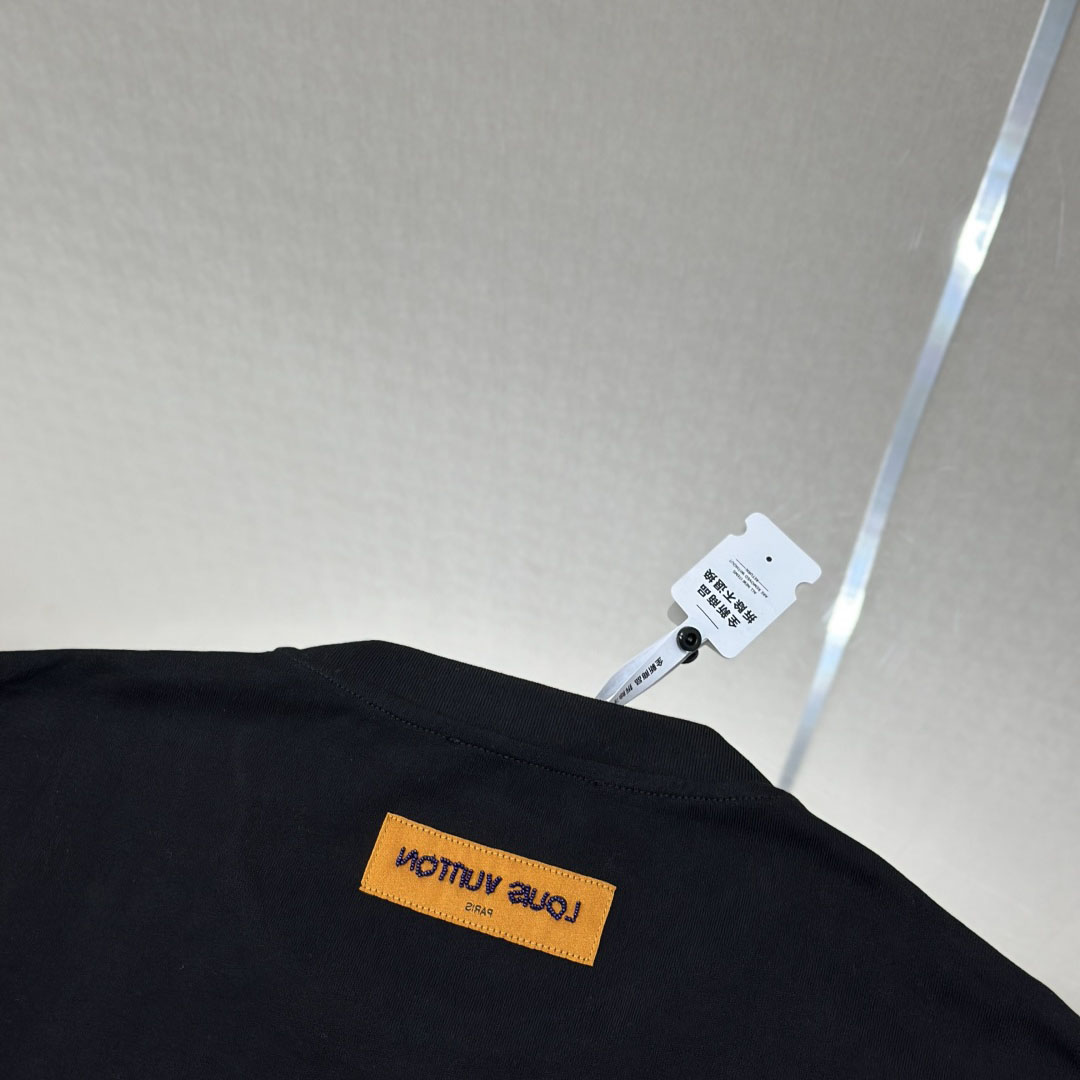 Louis Vuitton Embroidered Signature Cotton T-Shirt   1AFJFK - FashionPlug