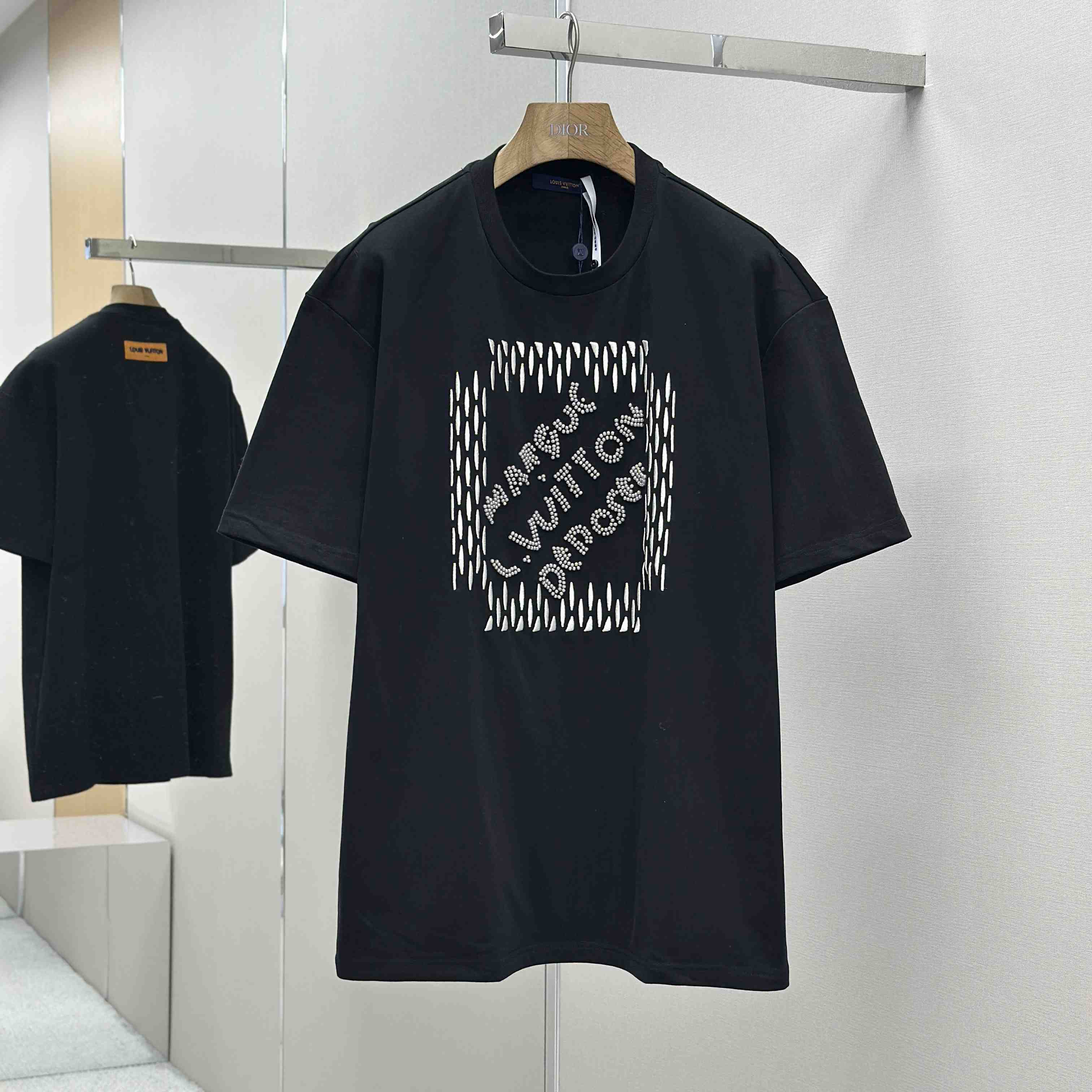 Louis Vuitton Embroidered Signature Cotton T-Shirt   1AFJFK - FashionPlug
