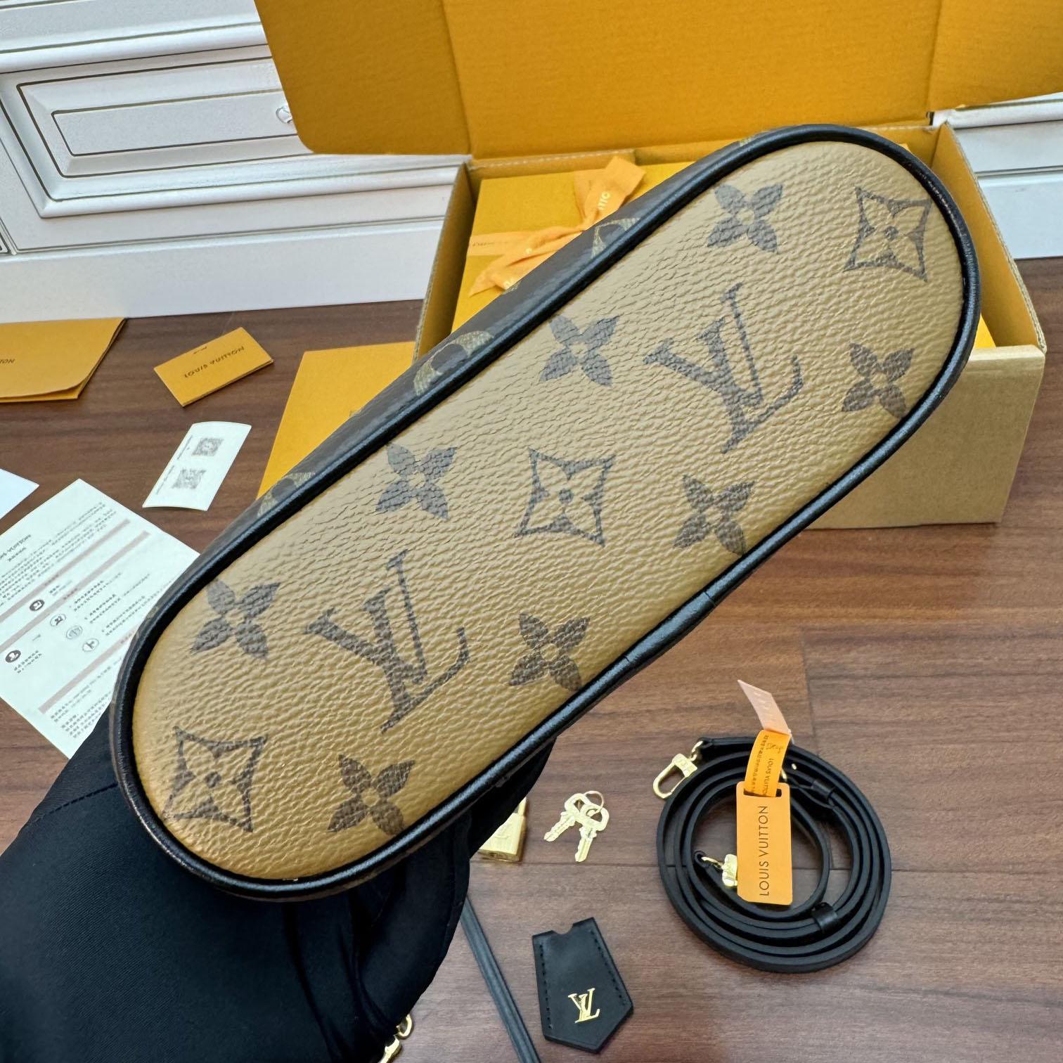 Louis Vuitton Vanity Chain Pouch    M47125 - FashionPlug