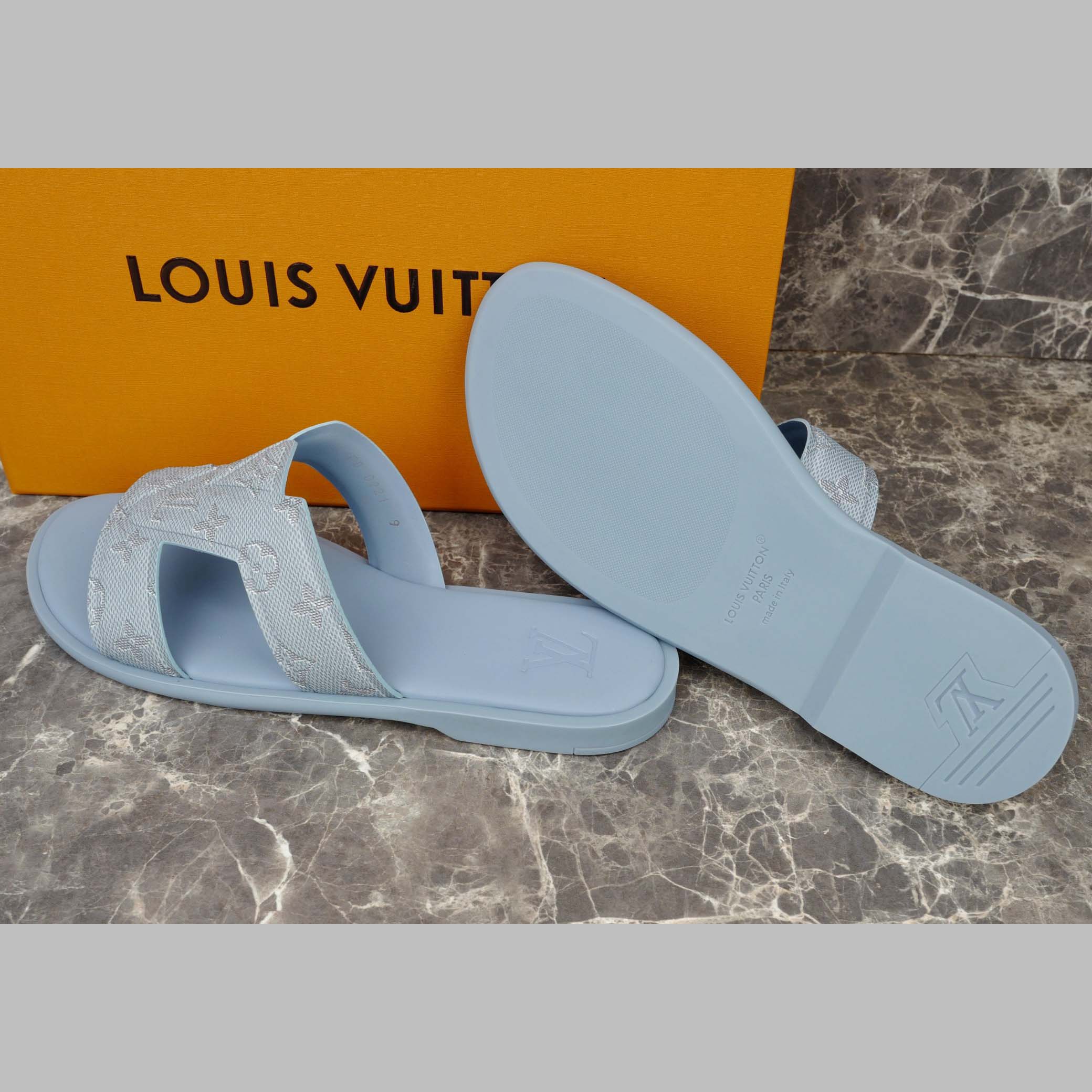 Louis Vuitton LV Oasis Mule   1AHSDM - FashionPlug