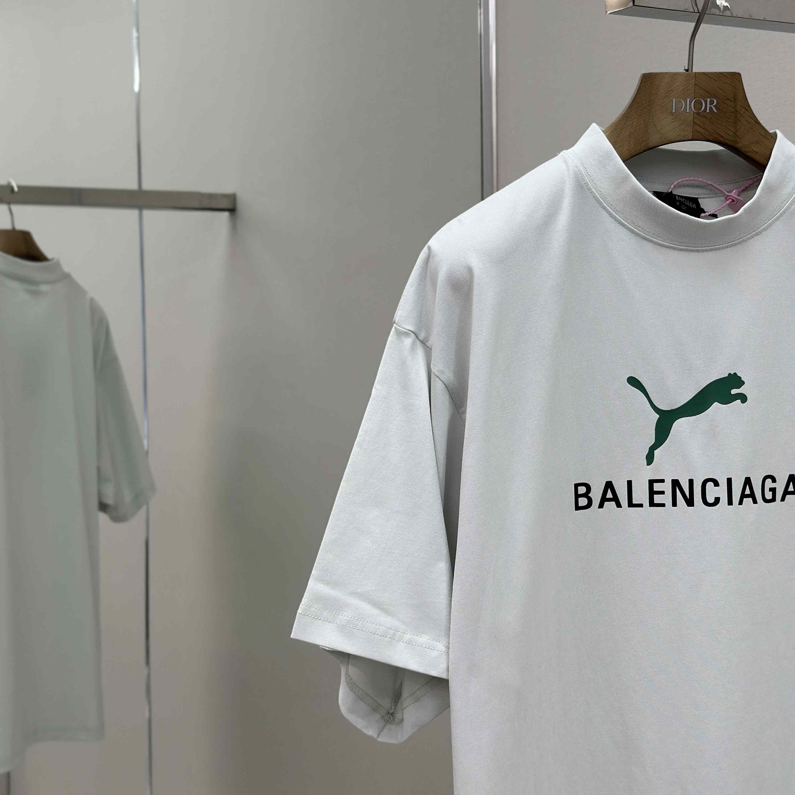Balenciaga I PUMA Oversized T-Shirt in dirty white dry jersey - FashionPlug