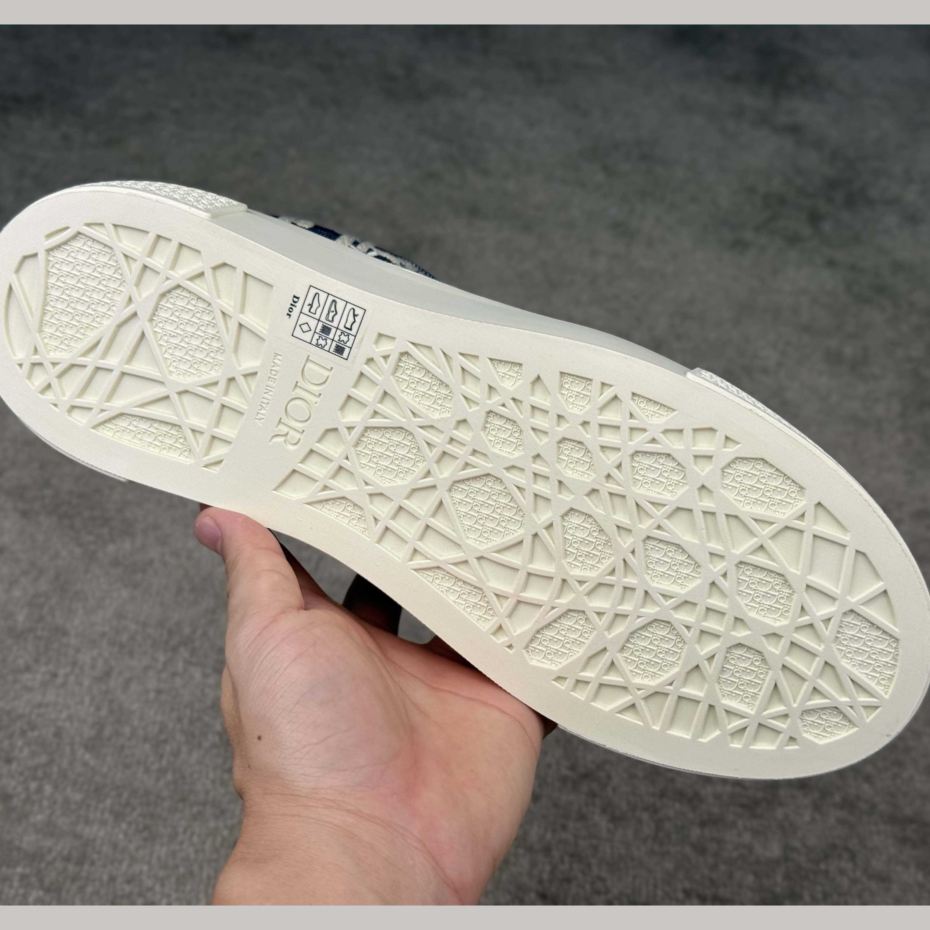 Dior B33 Sneaker  - FashionPlug