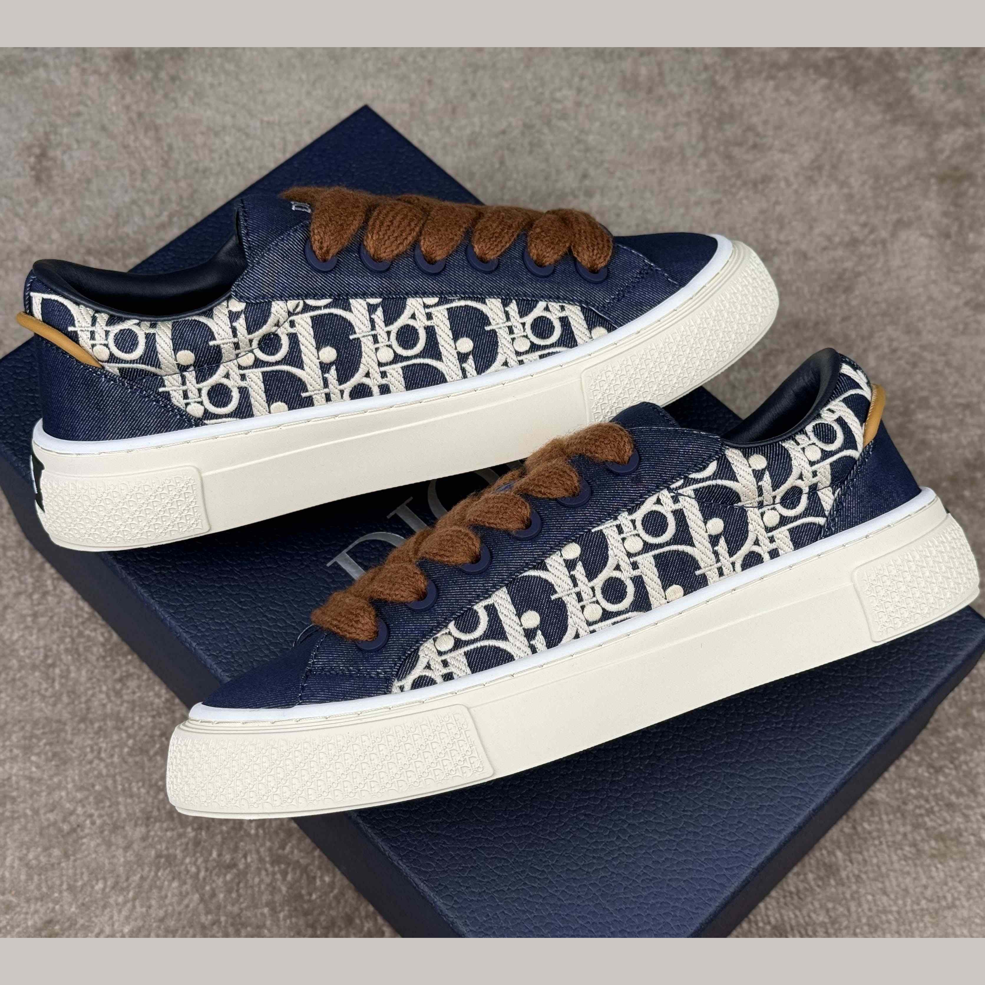 Dior B33 Sneaker  - FashionPlug