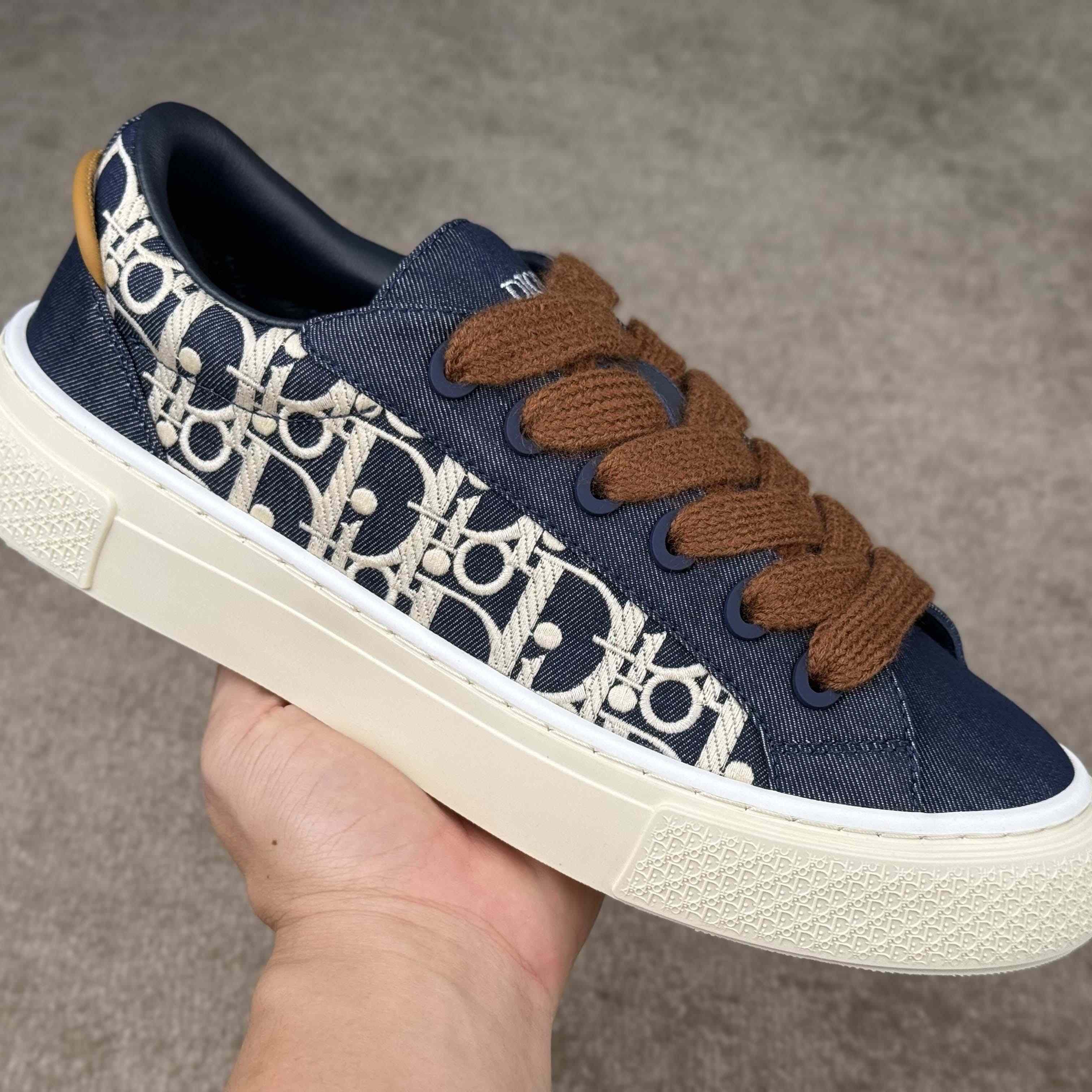 Dior B33 Sneaker  - FashionPlug