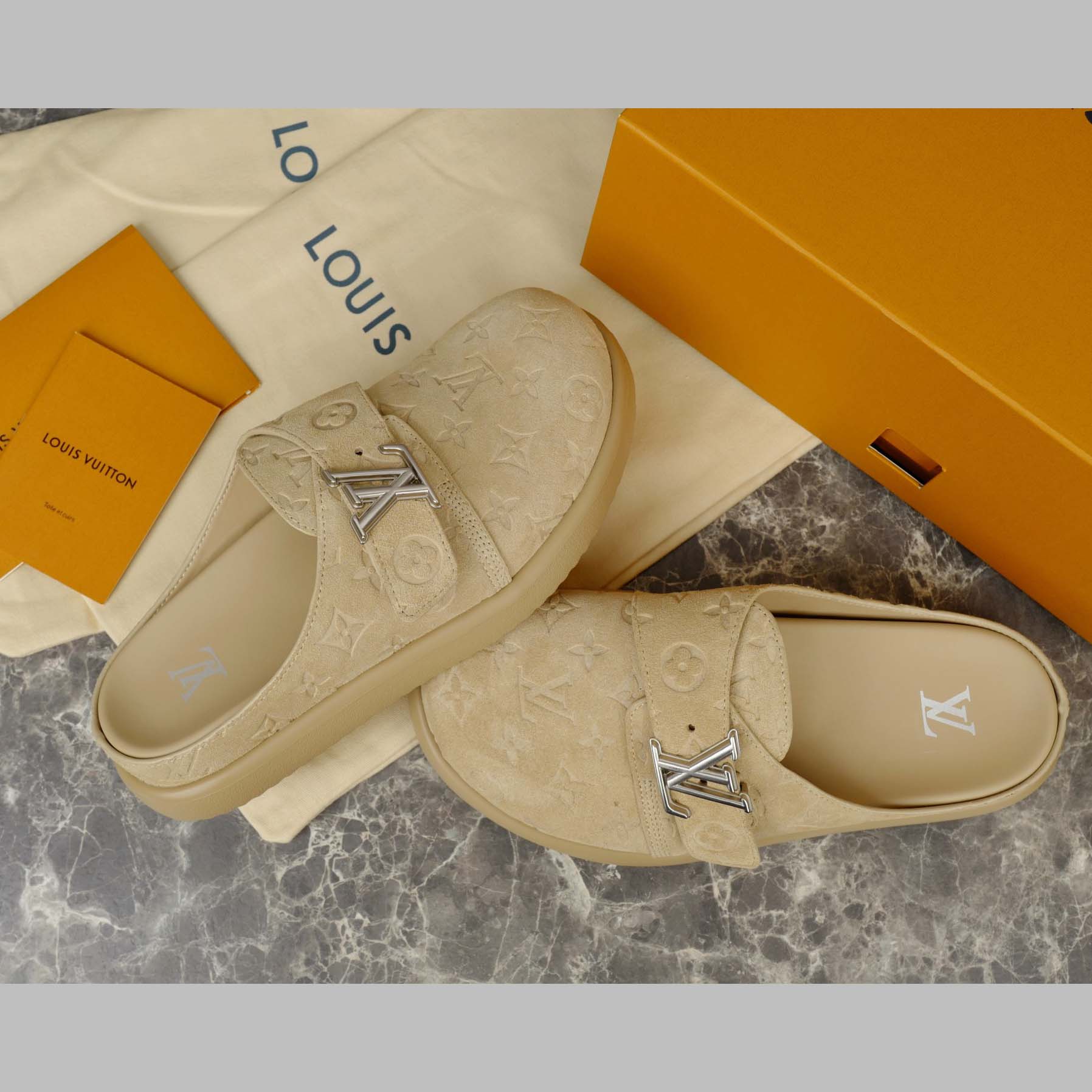 Louis Vuitton LV Easy Mule   1AHQR1 - FashionPlug