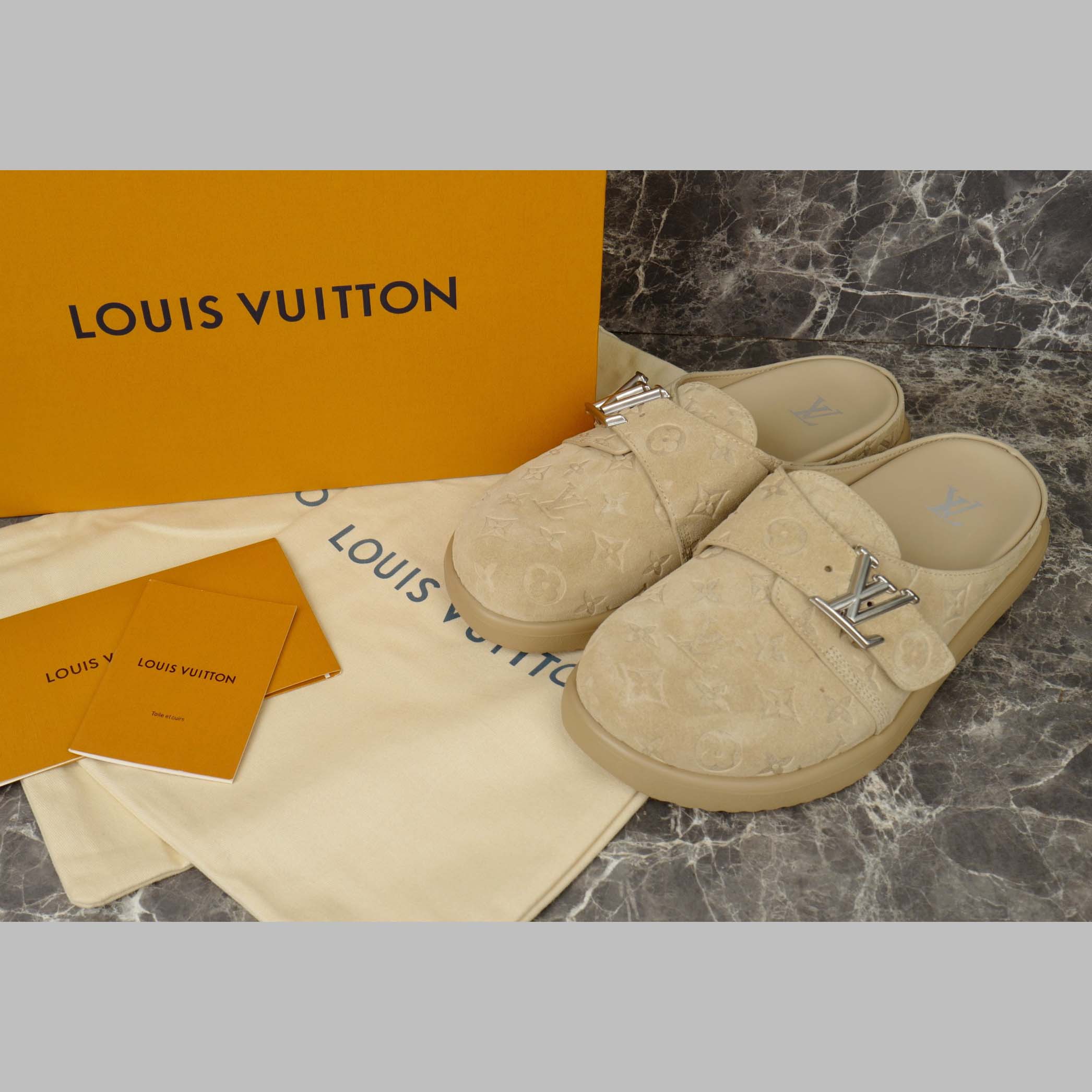 Louis Vuitton LV Easy Mule   1AHQR1 - FashionPlug
