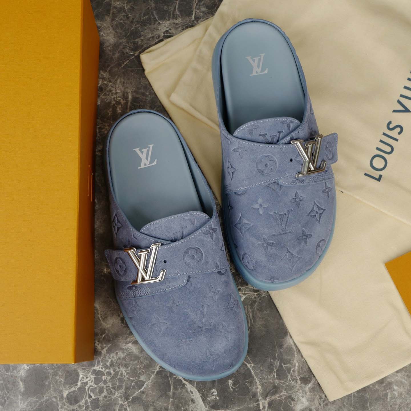 Louis Vuitton LV Easy Mule   1AHQQI - FashionPlug