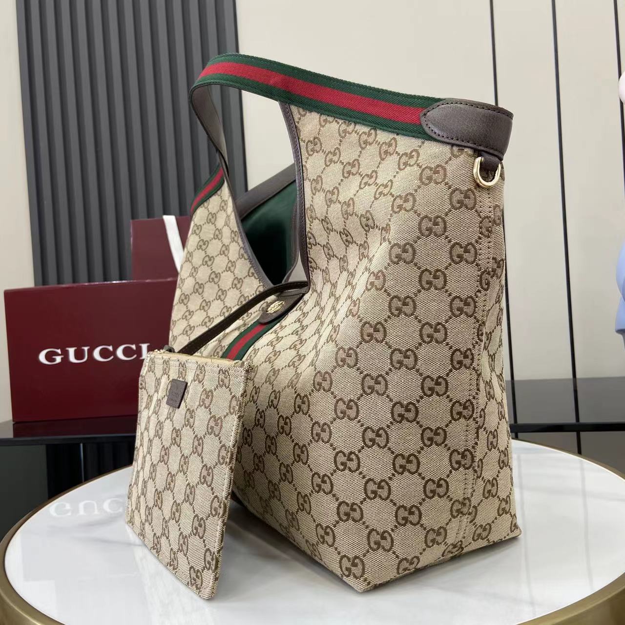 Gucci Giglio Large Tote Bag - FashionPlug