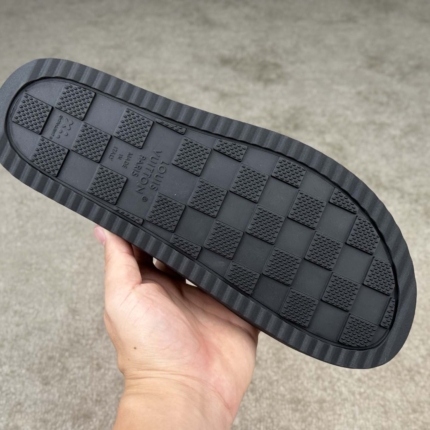 Louis Vuitton Miami Mule   1AHSNO - FashionPlug