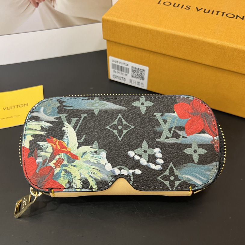 Louis Vuitton Sunglasses Pouch - FashionPlug