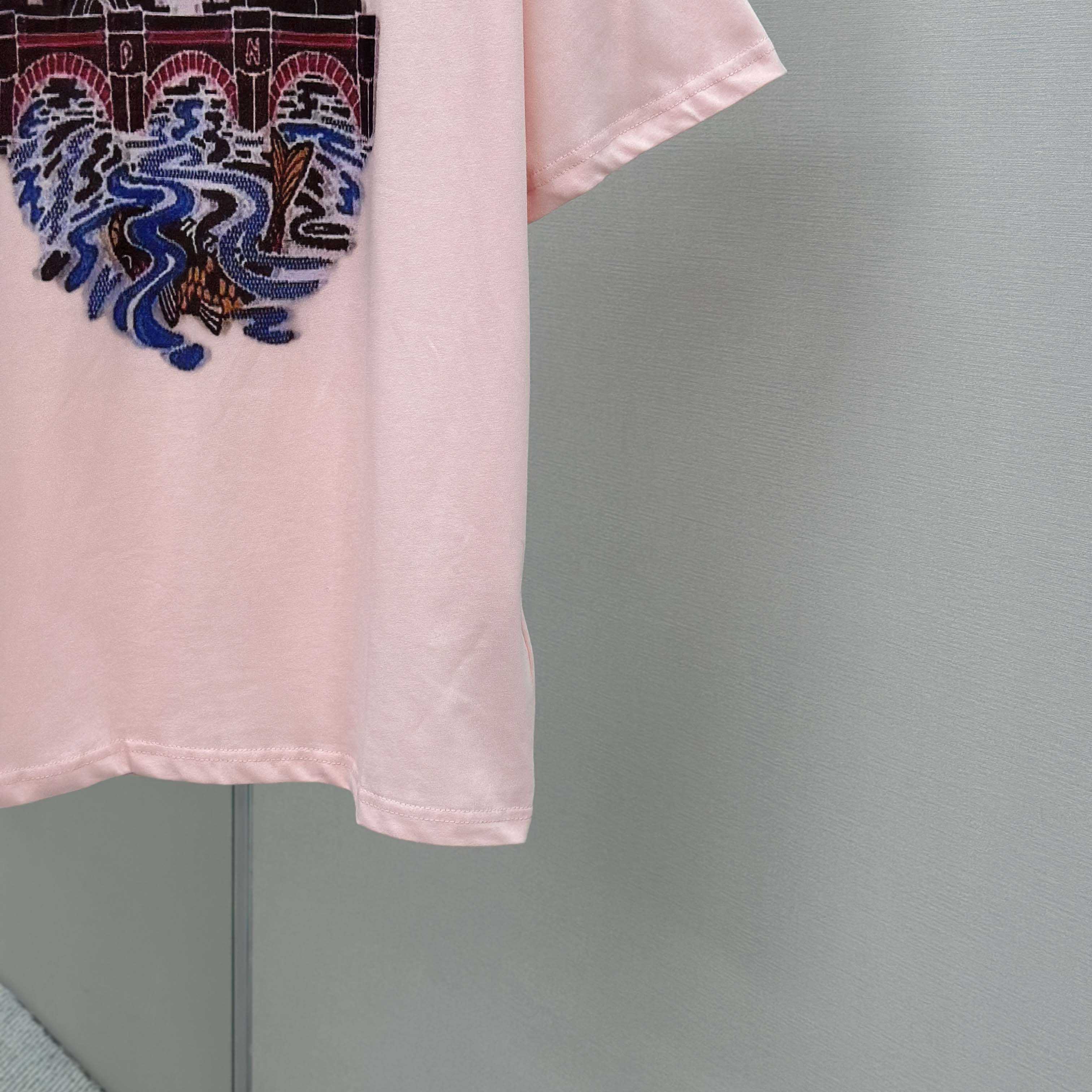 Louis Vuitton Graphic T-Shirt   1AIMMQ - FashionPlug
