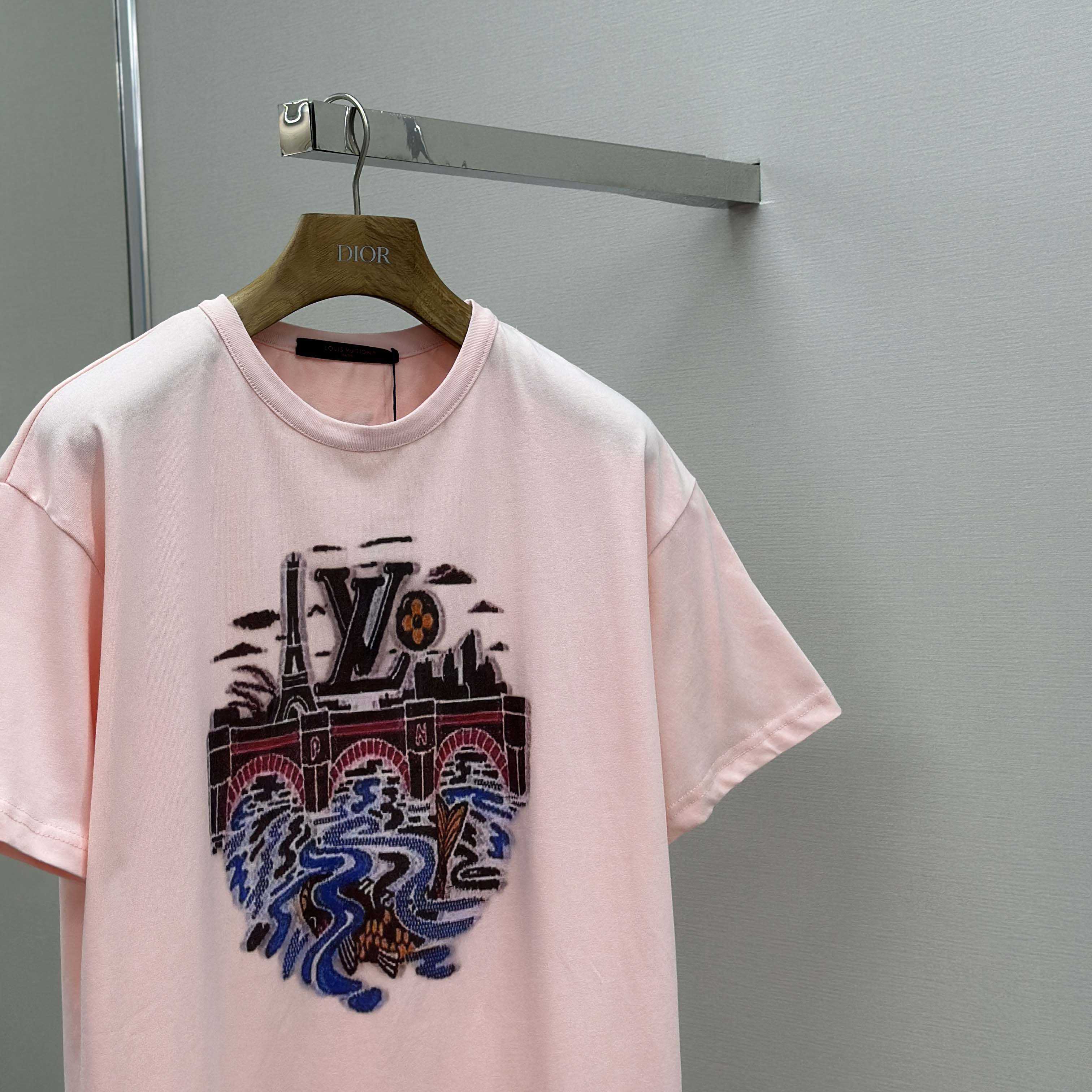 Louis Vuitton Graphic T-Shirt   1AIMMQ - FashionPlug