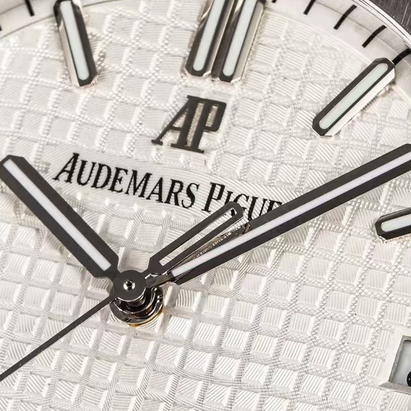 Audemars Piguet Royal Oak Self Winding Watch - 41mm 15500ST - FashionPlug