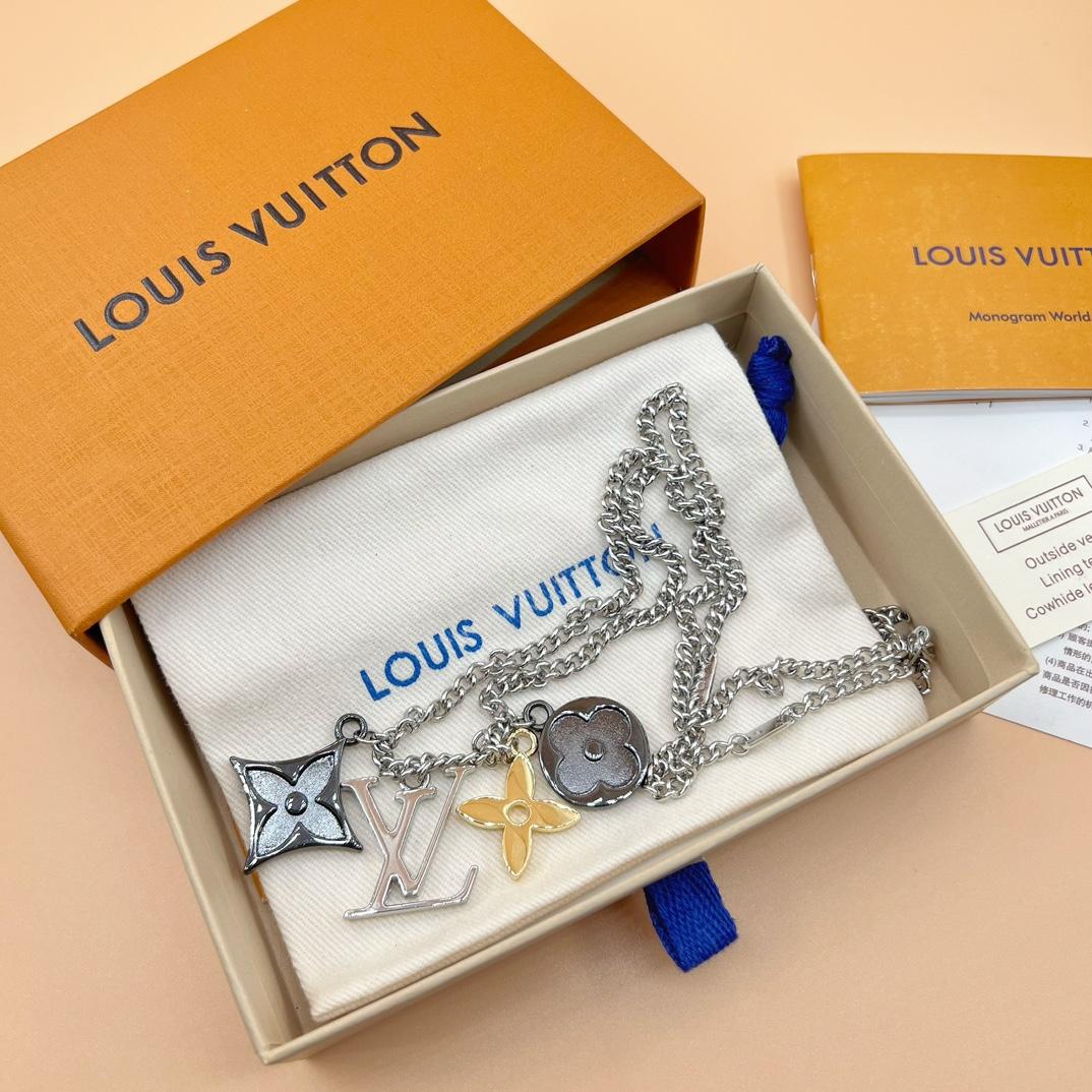 Louis Vuitton Collier pendentif LV Instinct   M00521 - FashionPlug