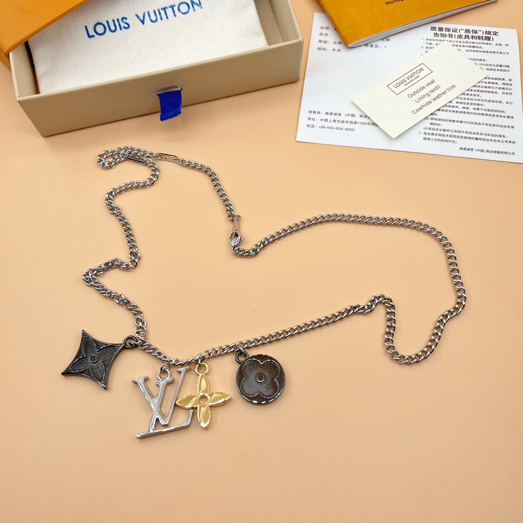 Louis Vuitton Collier pendentif LV Instinct   M00521 - FashionPlug