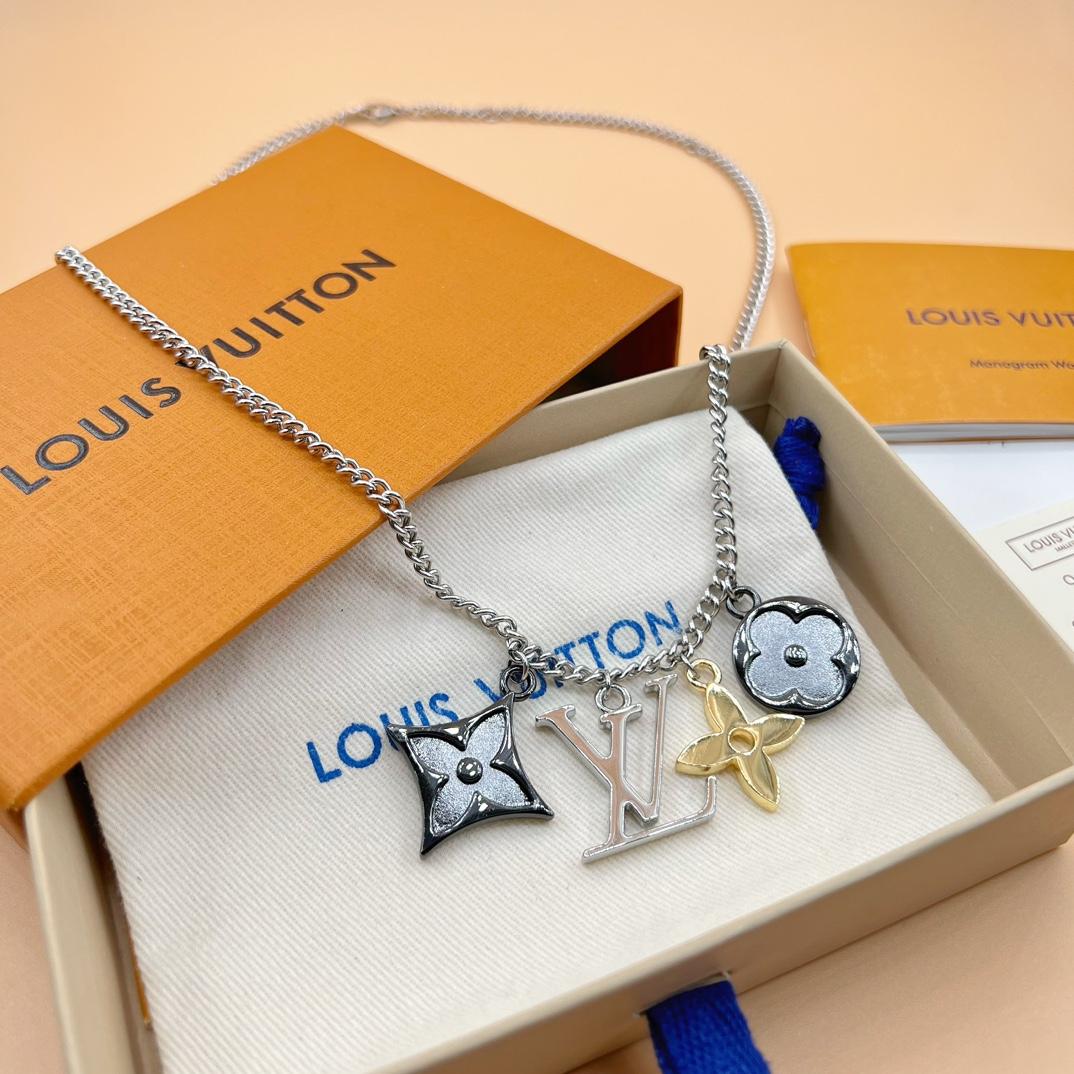 Louis Vuitton Collier pendentif LV Instinct   M00521 - FashionPlug