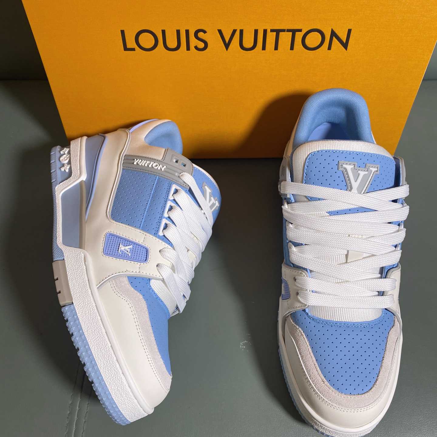 Louis Vuitton LV Trainer Sneaker      1AHTEI - FashionPlug