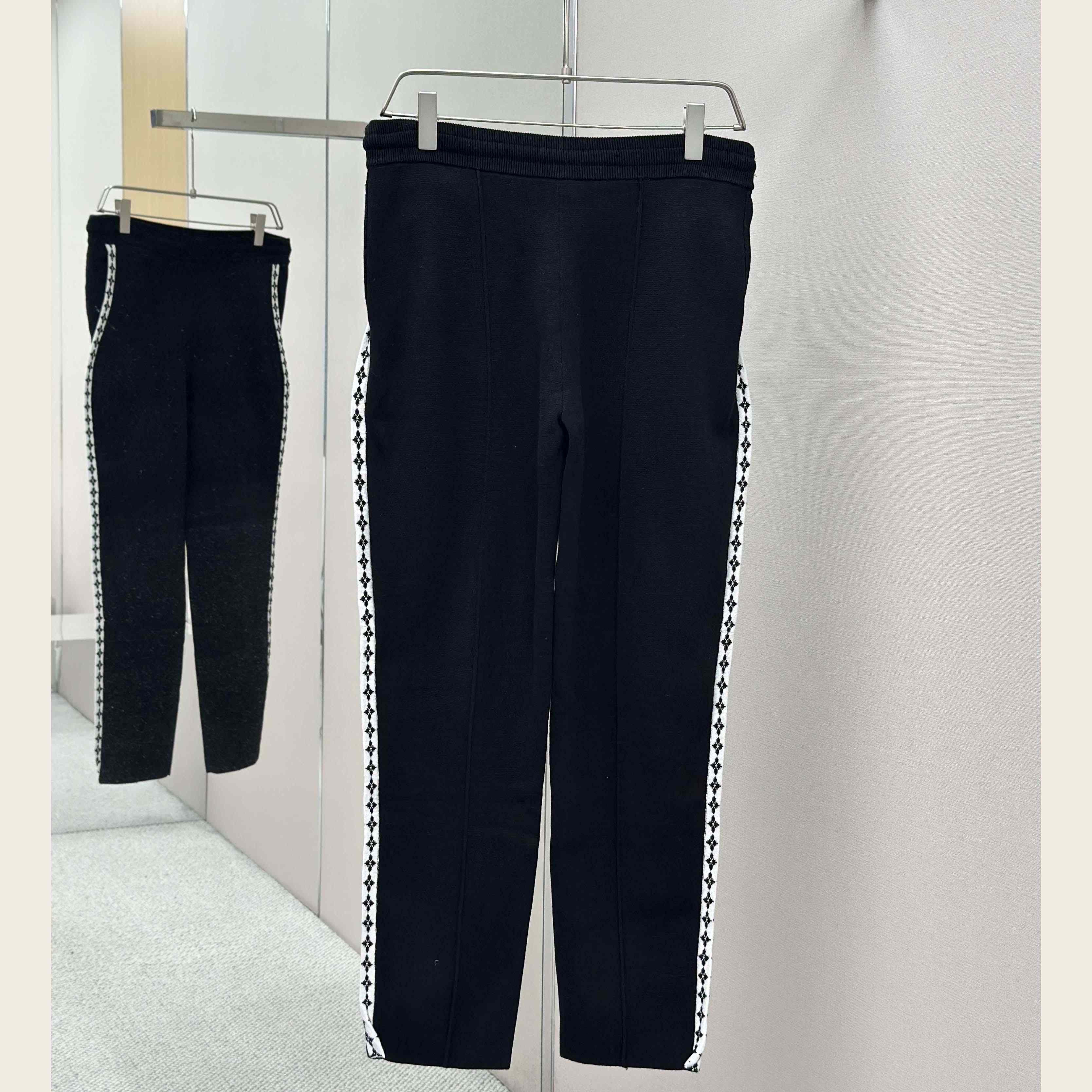 Louis Vuitton Preppy Knitted Wool Trousers   1AGTLU - FashionPlug